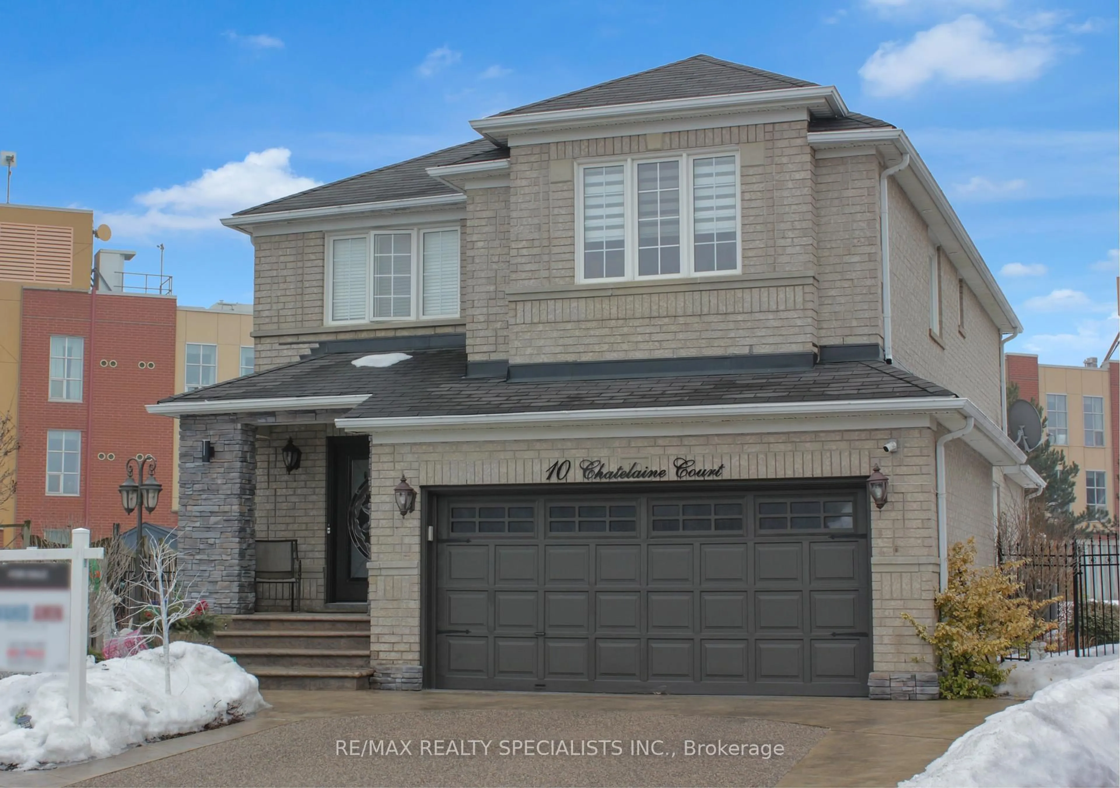 Home with brick exterior material, street for 10 Chatelaine Crt, Brampton Ontario L6R 2Y5