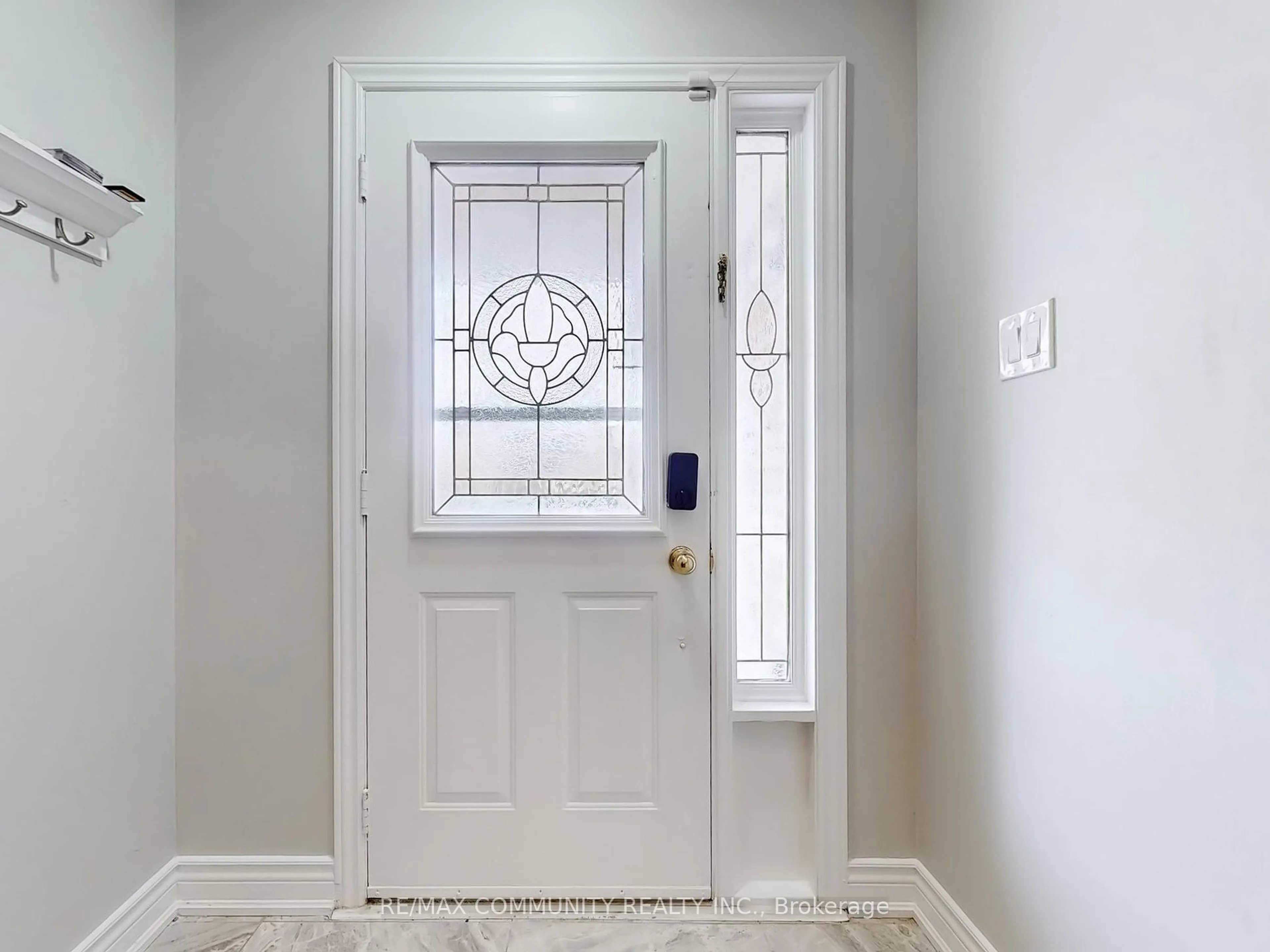 Indoor entryway for 65 Creditstone Rd, Brampton Ontario L6Y 4E9