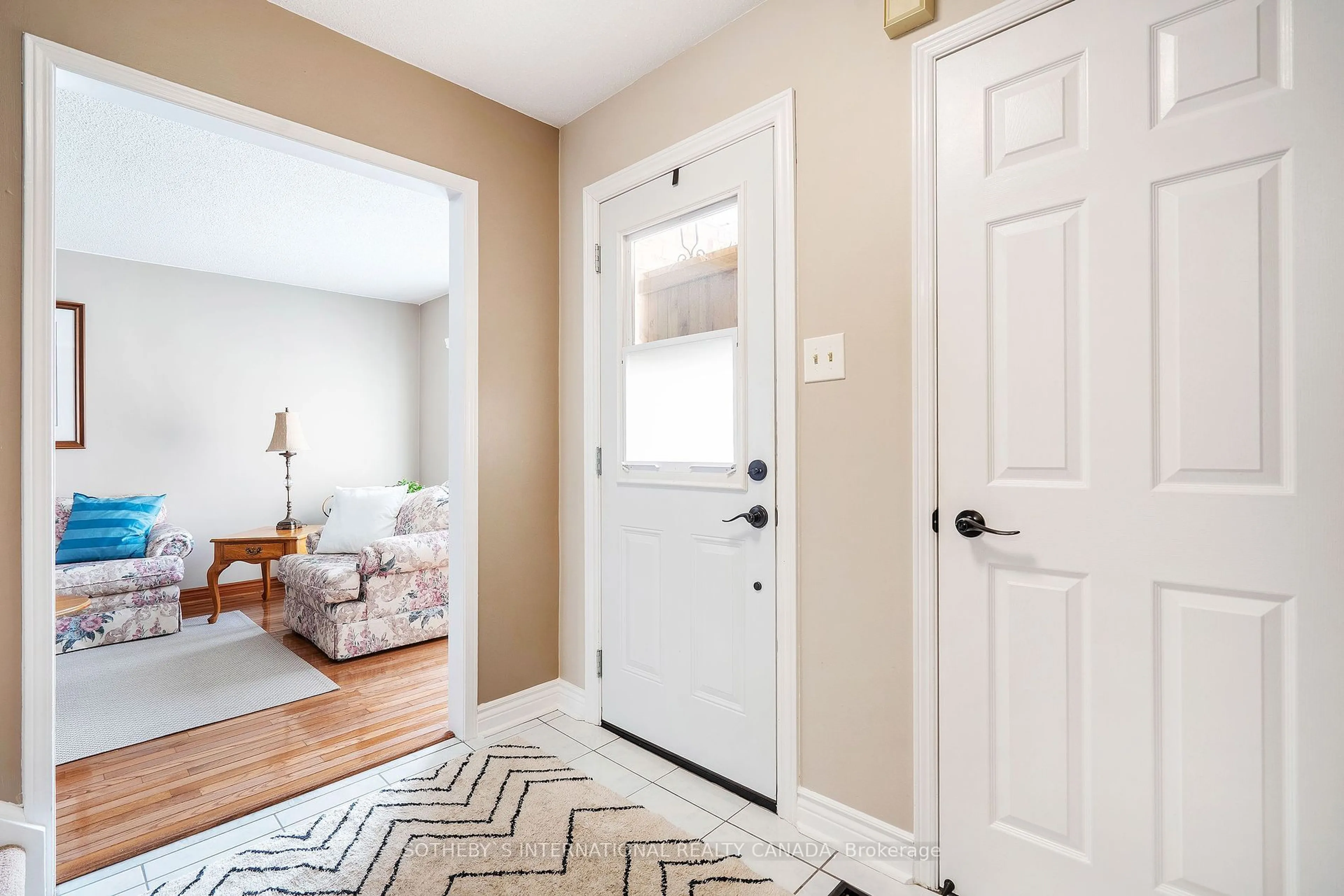 Indoor entryway for 12 Duggan Dr, Brampton Ontario L6Y 4K8