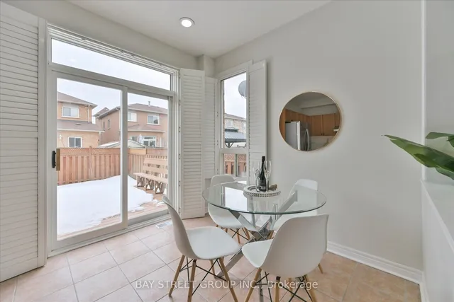 Additional property image - 929 Ledbury Cres