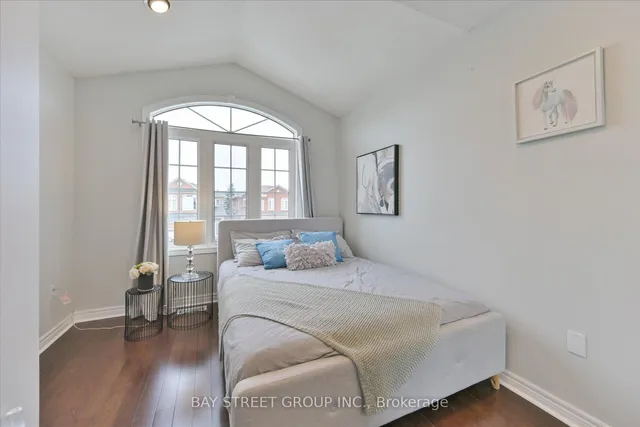 Additional property image - 929 Ledbury Cres