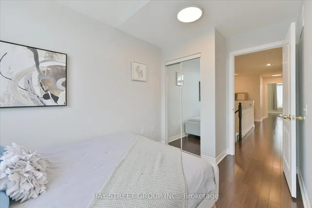Additional property image - 929 Ledbury Cres