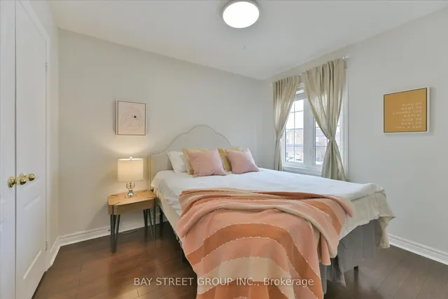 Additional property image - 929 Ledbury Cres