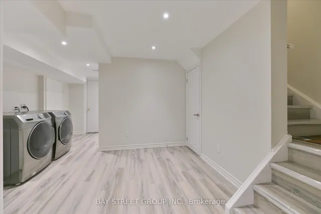 Additional property image - 929 Ledbury Cres
