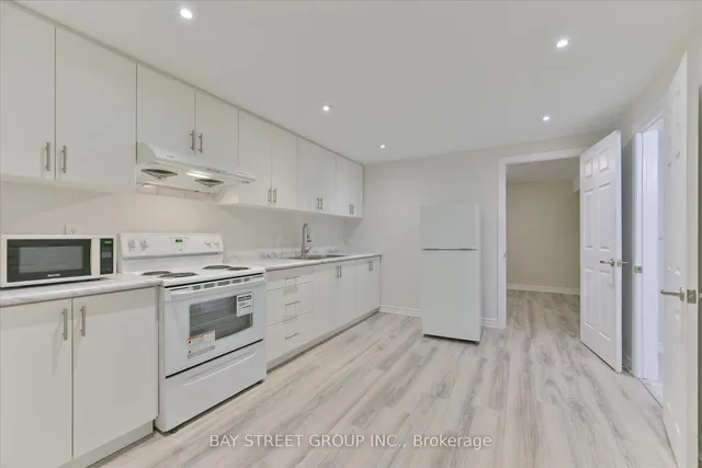Additional property image - 929 Ledbury Cres