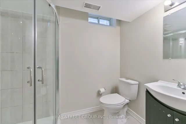Additional property image - 929 Ledbury Cres