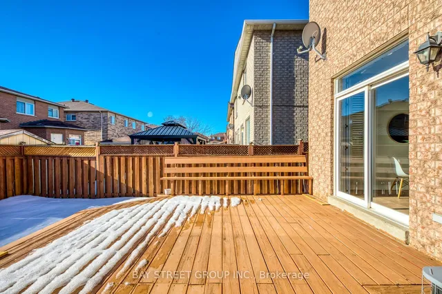 Additional property image - 929 Ledbury Cres