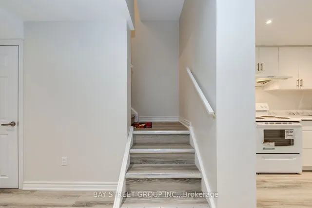 Additional property image - 929 Ledbury Cres