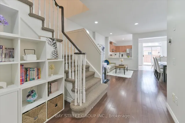 Additional property image - 929 Ledbury Cres
