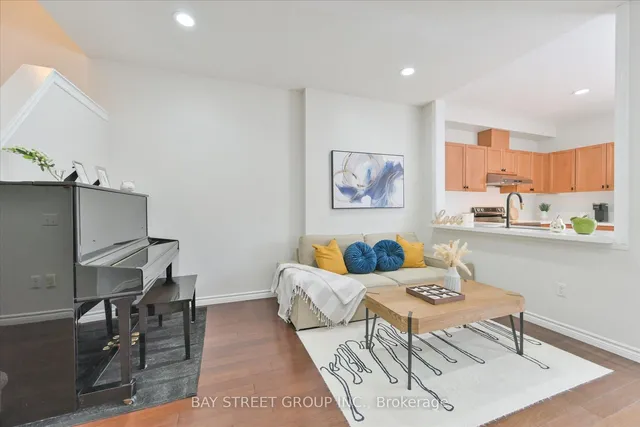 Additional property image - 929 Ledbury Cres