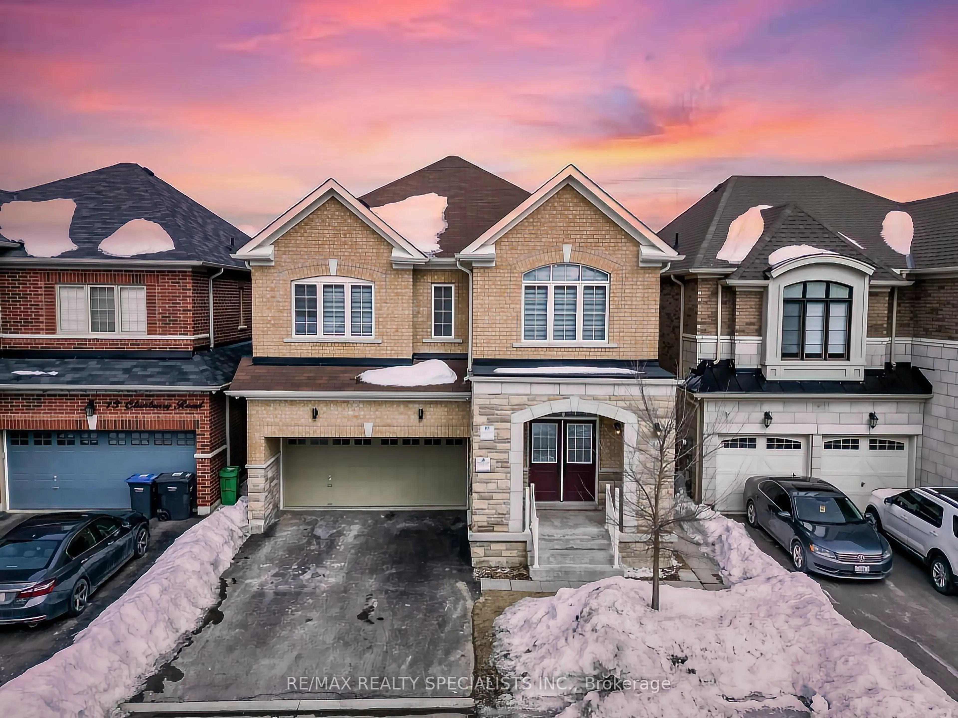 A pic from outside/outdoor area/front of a property/back of a property/a pic from drone, street for 11 Clunburry Rd, Brampton Ontario L7A 5B4