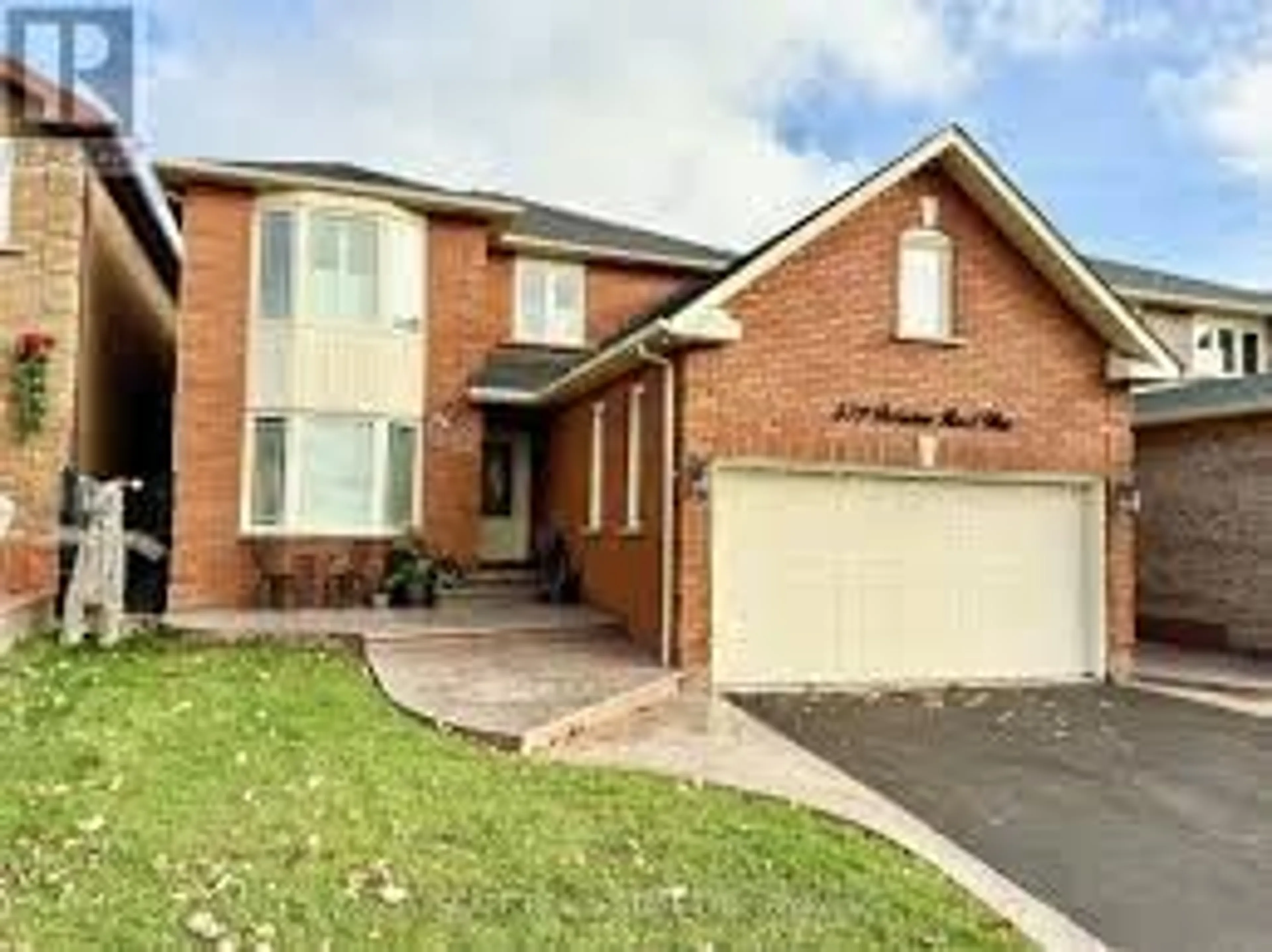 Home with brick exterior material, street for 372 Fairview Rd, Mississauga Ontario L5B 3W5