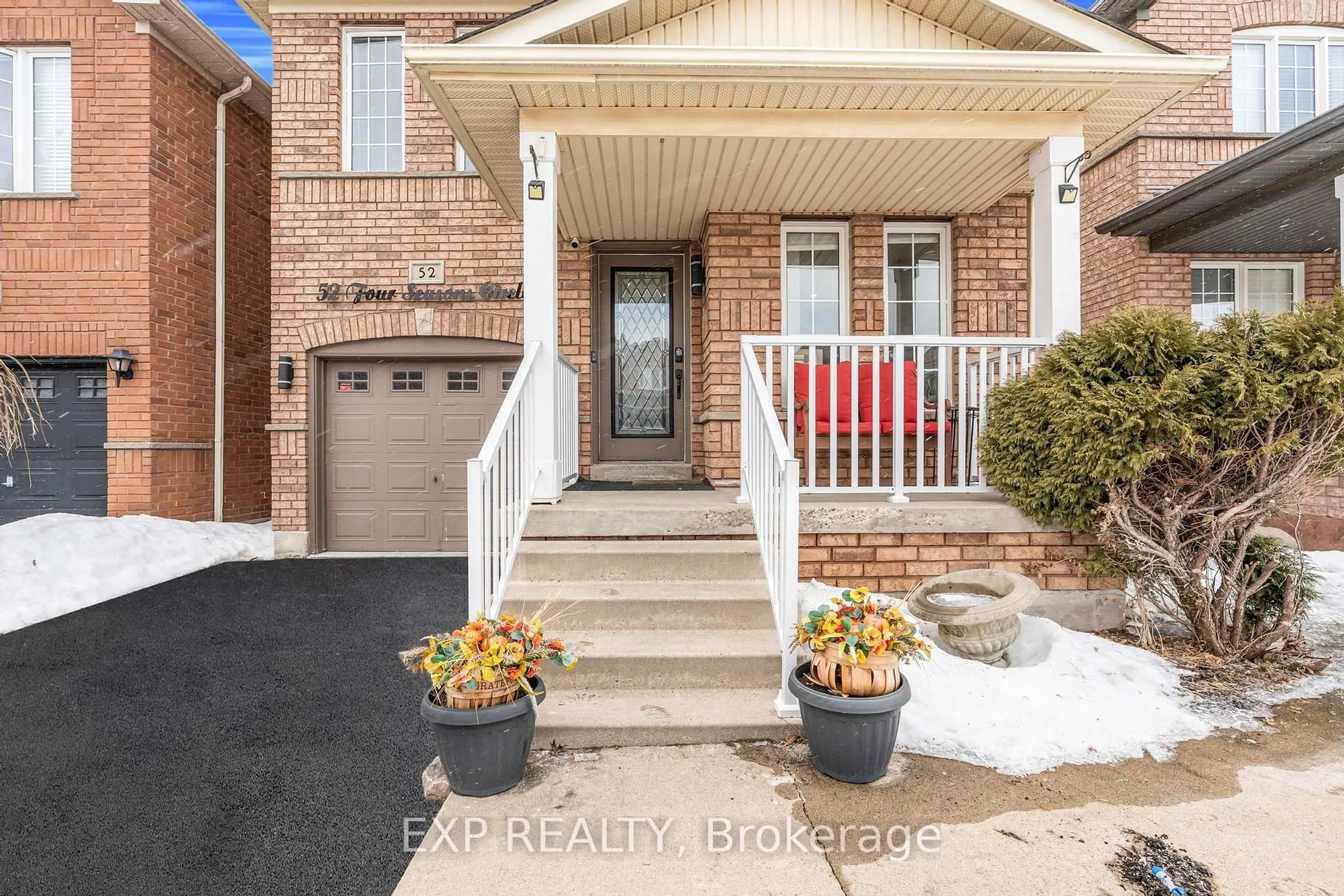 Indoor entryway for 52 Four Seasons Circ, Brampton Ontario L7A 2A7