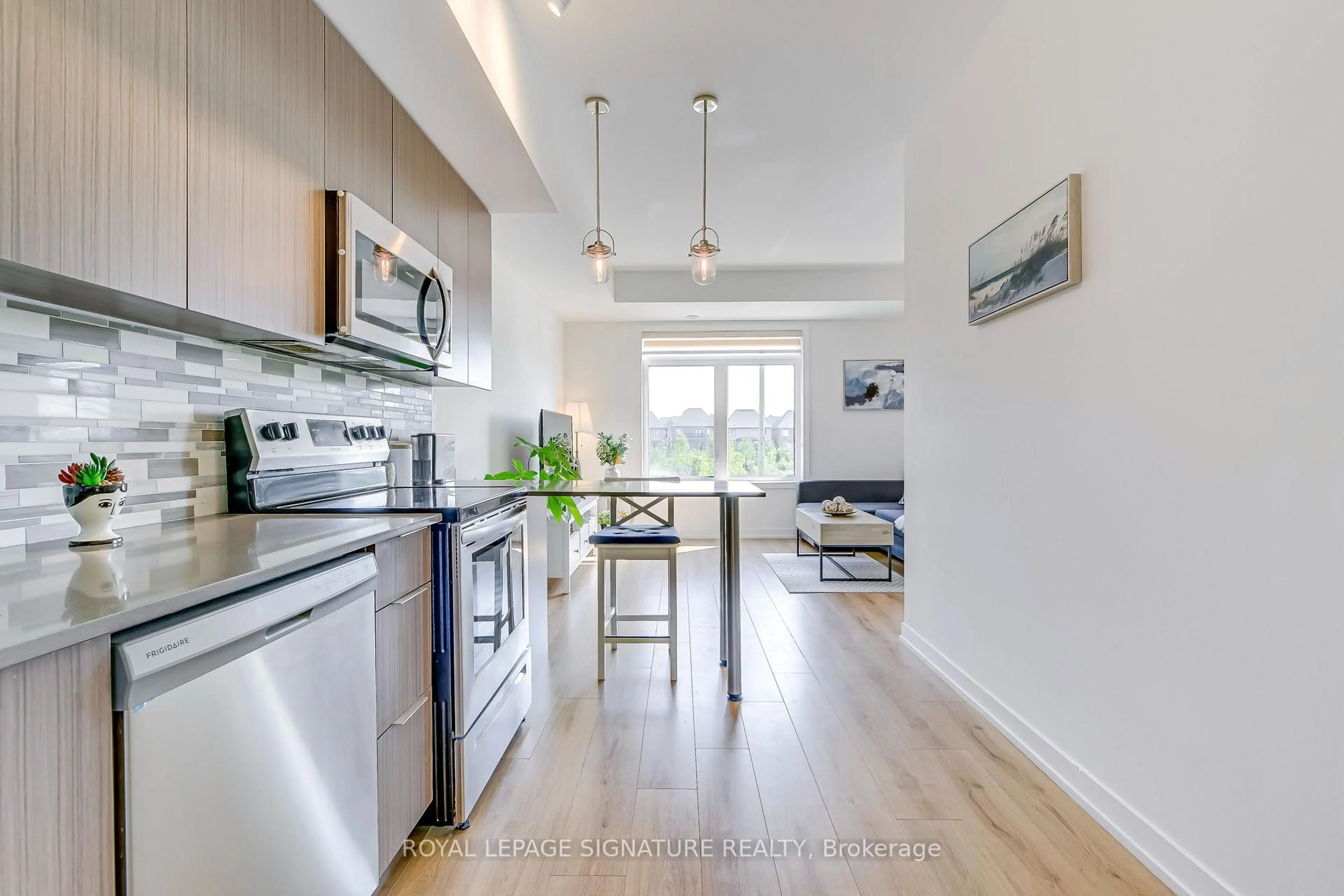 Open concept kitchen, unknown for 3078 Sixth Line #322, Oakville Ontario L6M 1P8