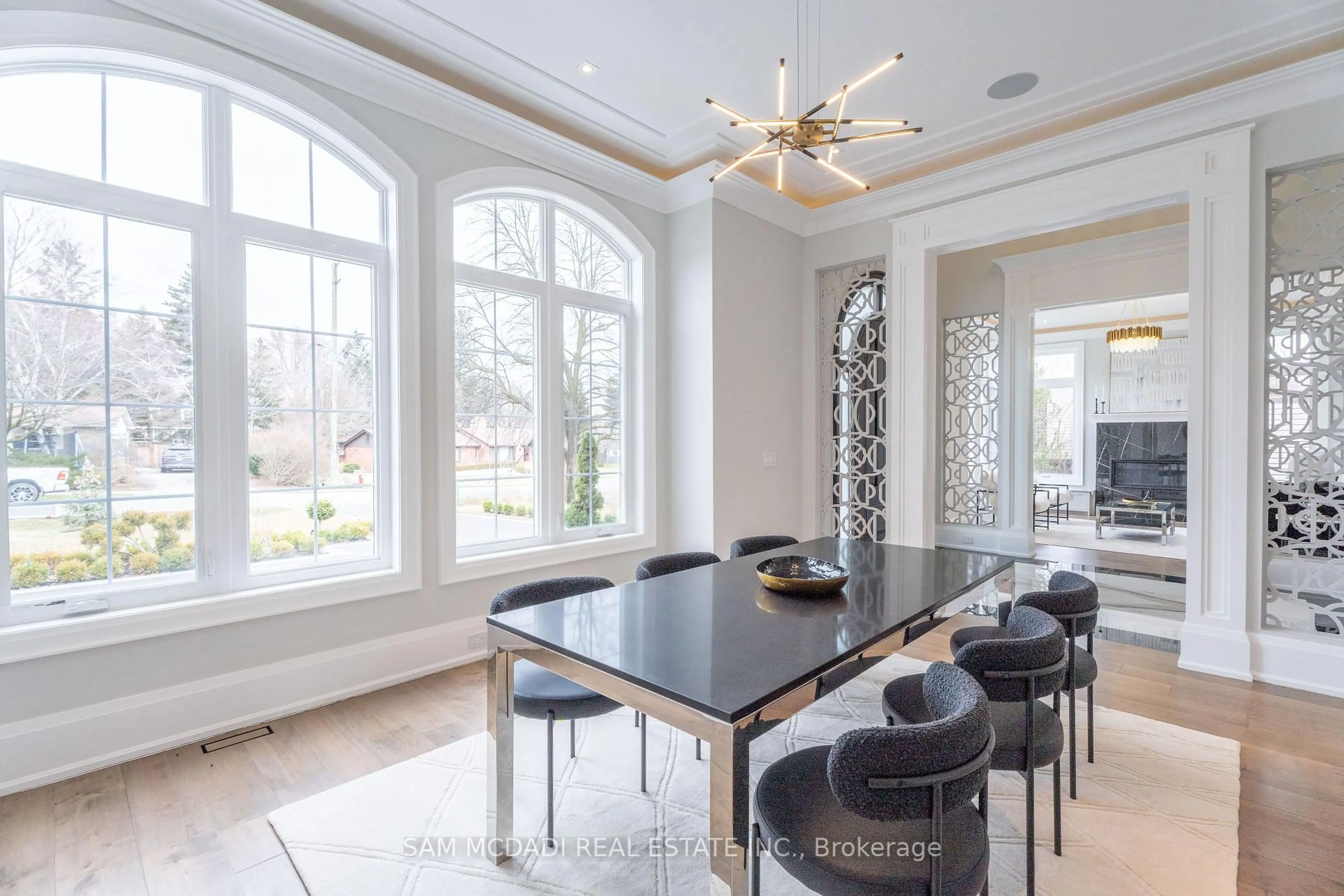 Dining room, ceramic/tile floor for 540 Bob O Link Rd, Mississauga Ontario L5J 2P4