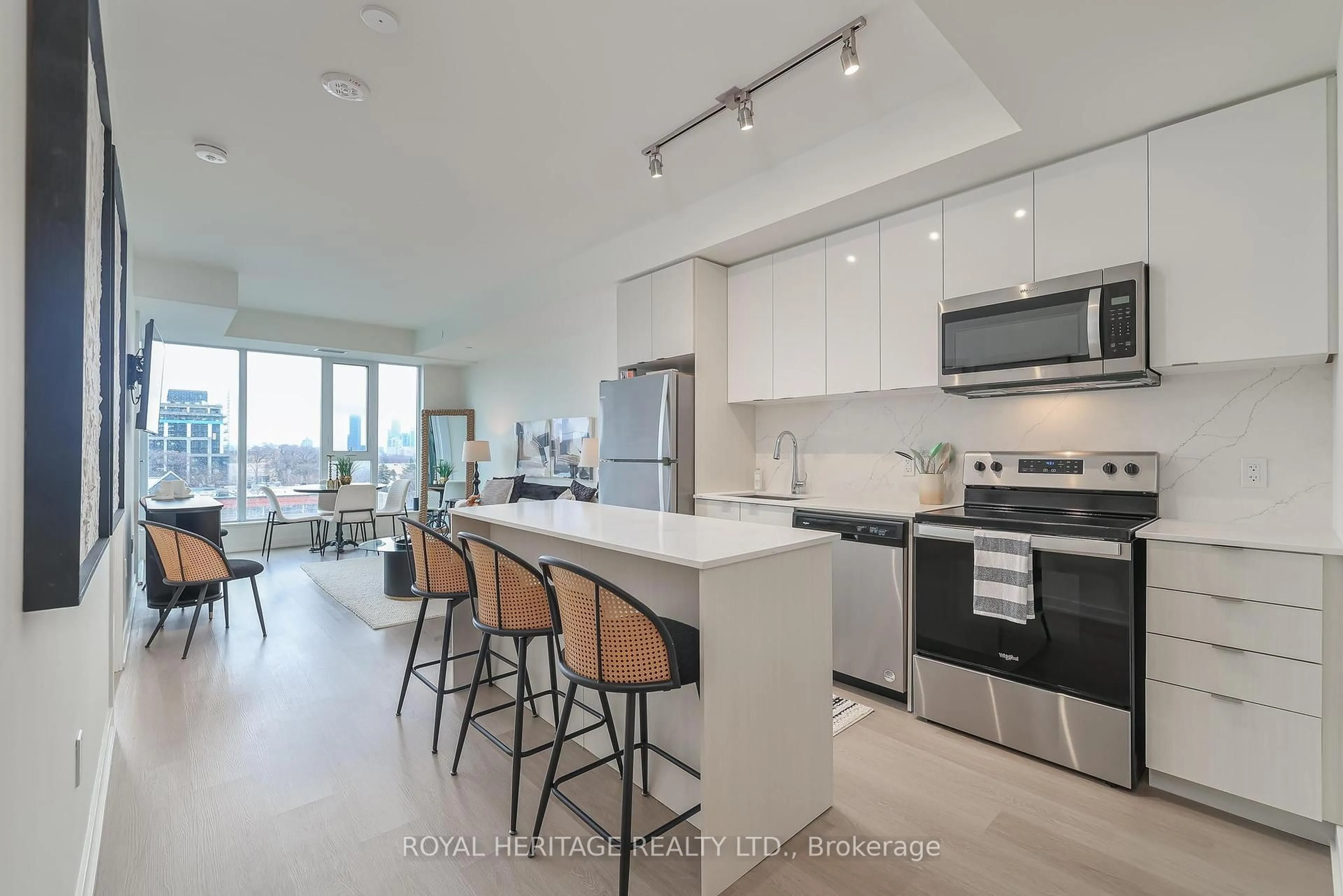 Open concept kitchen, ceramic/tile floor for 859 The Queensway #423, Toronto Ontario M8Z 1N8