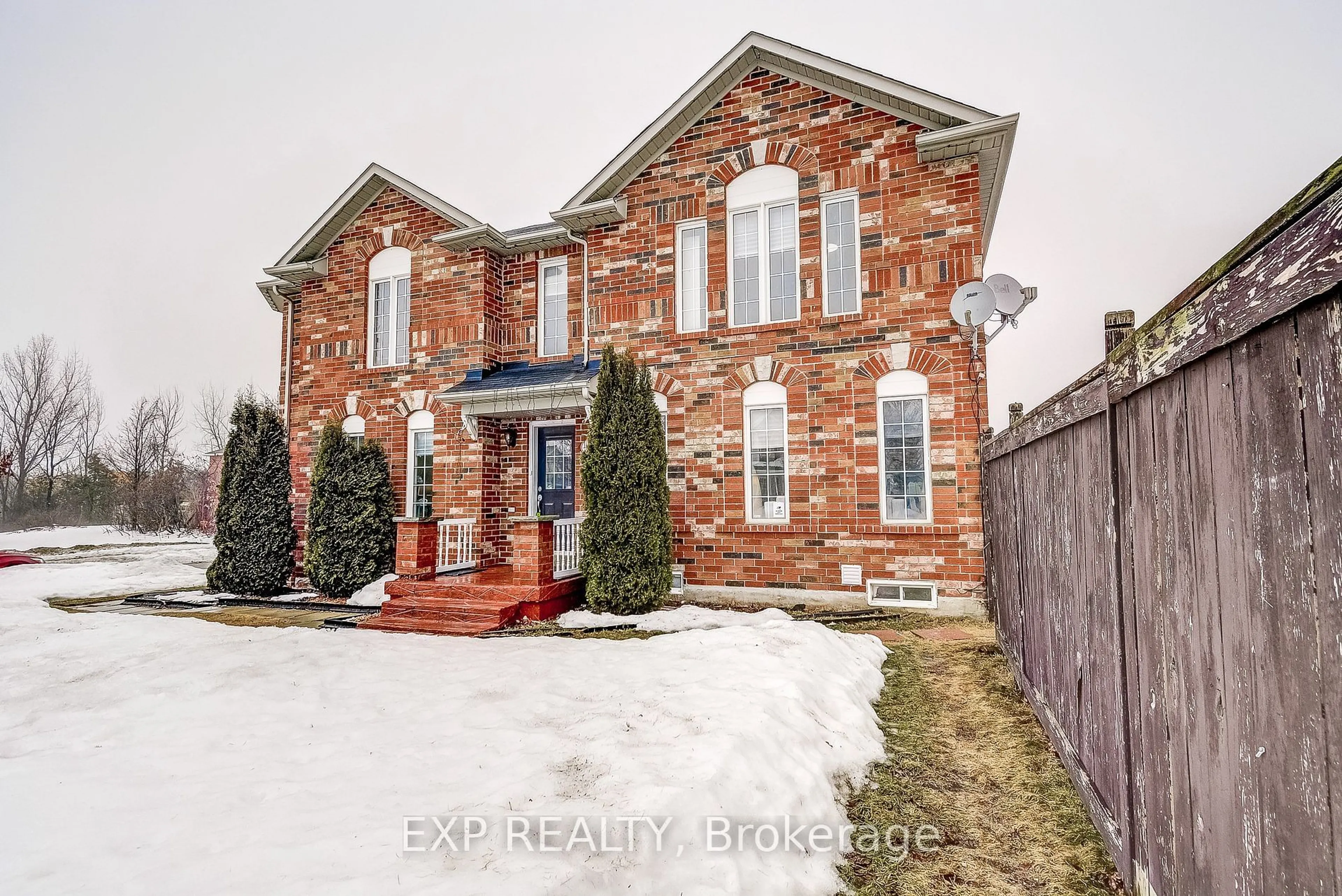 Home with brick exterior material, building for 127 Worthington Ave, Brampton Ontario L7A 3H3