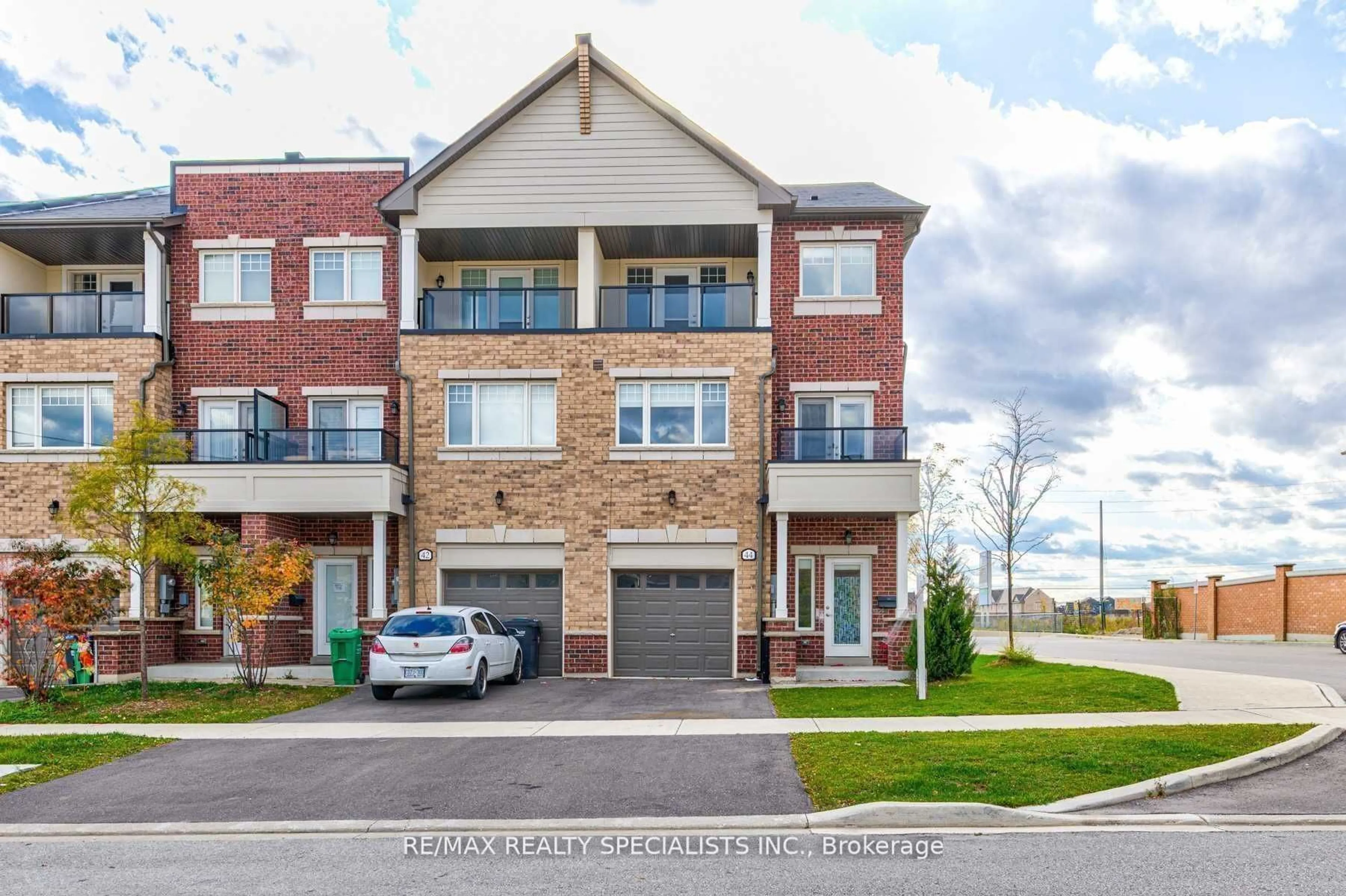 Home with brick exterior material, street for 44 Sky Harbour Dr, Brampton Ontario L6Y 0V6