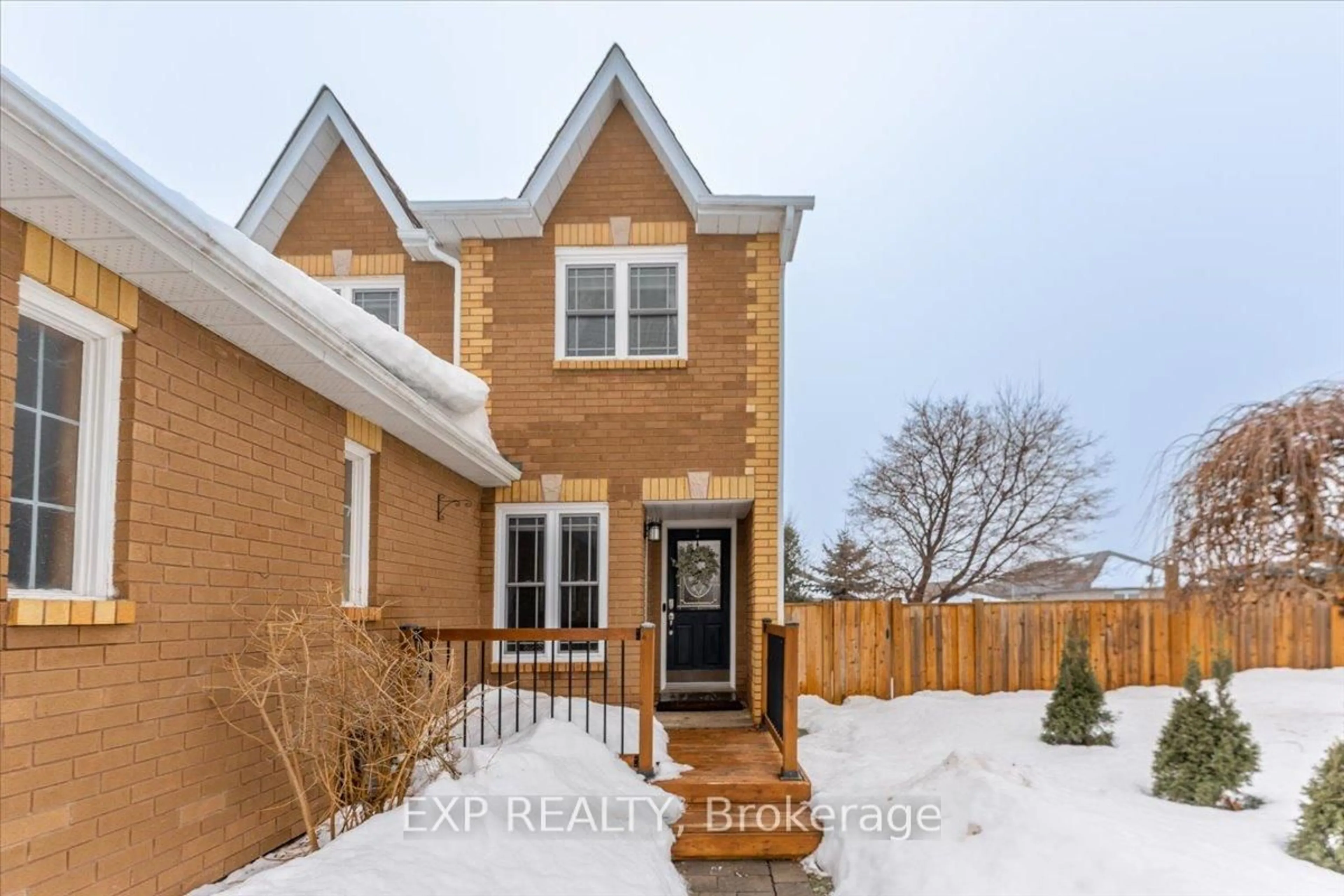 Home with brick exterior material, street for 140 Howard Cres, Orangeville Ontario L9W 4W3