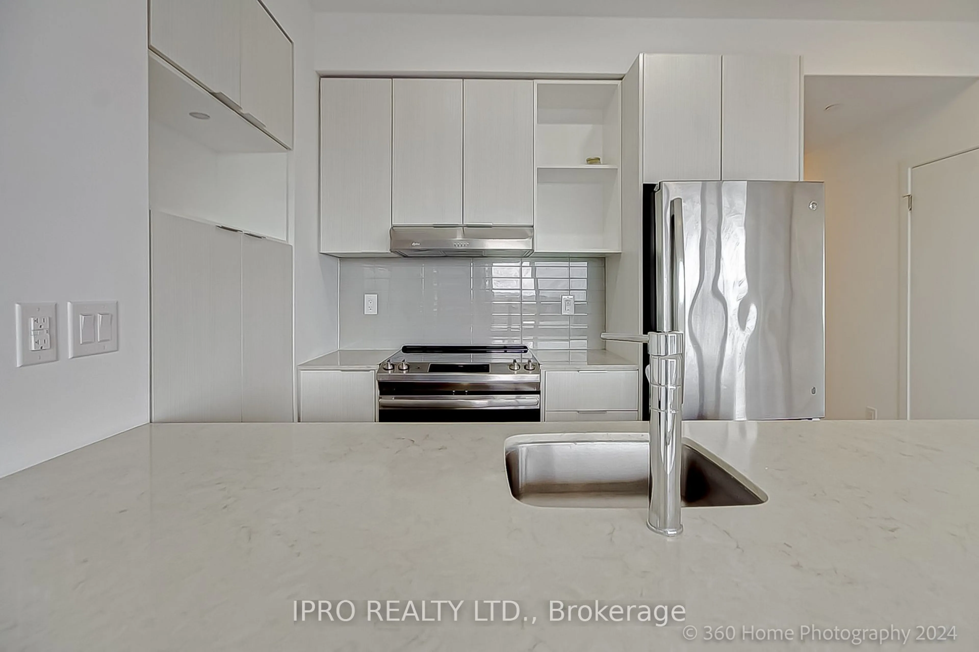 Standard kitchen, unknown for 2520 Eglinton Ave #1018, Mississauga Ontario L5M 0Y4