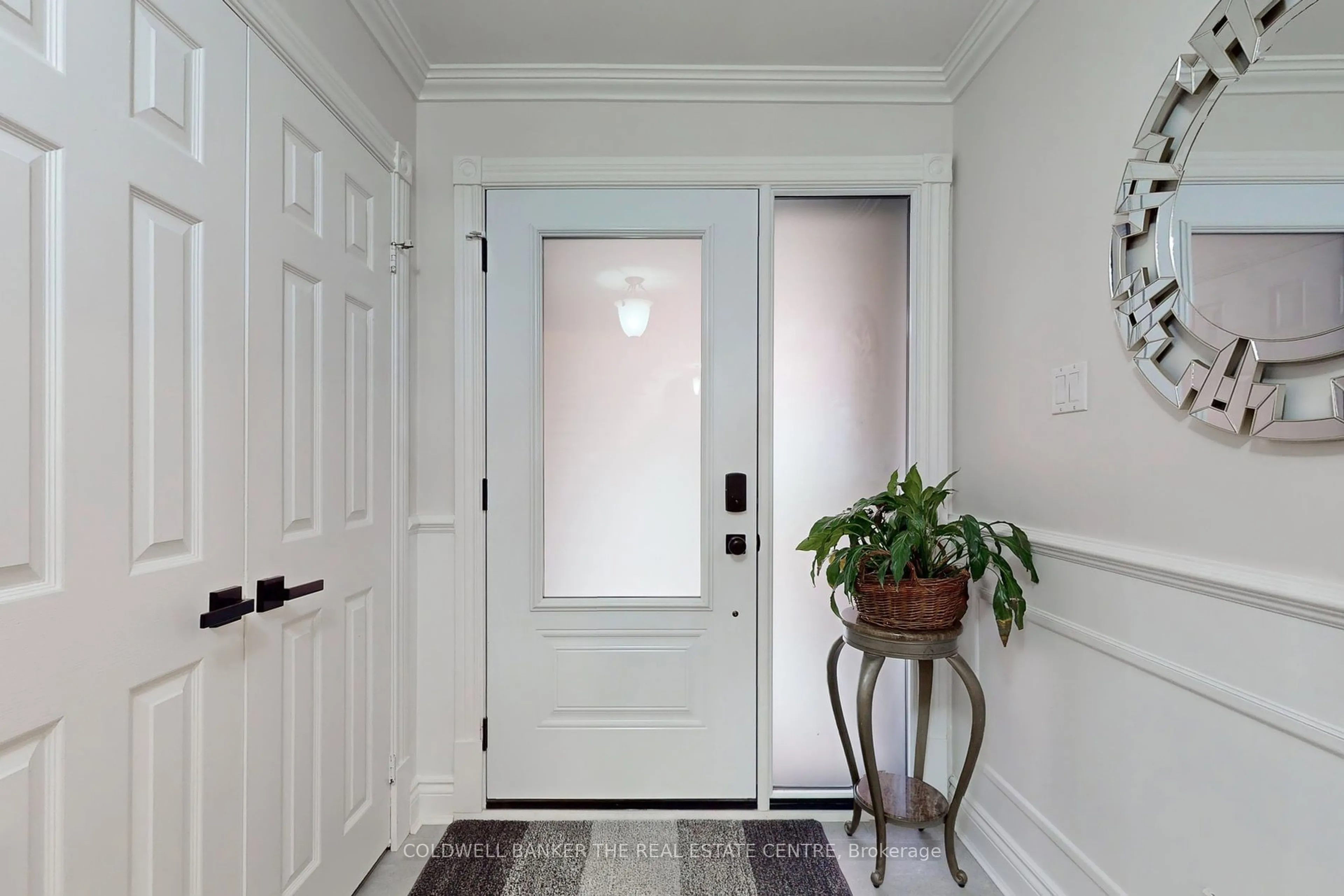 Indoor entryway for 225 Hickman St, Caledon Ontario L7E 2P6