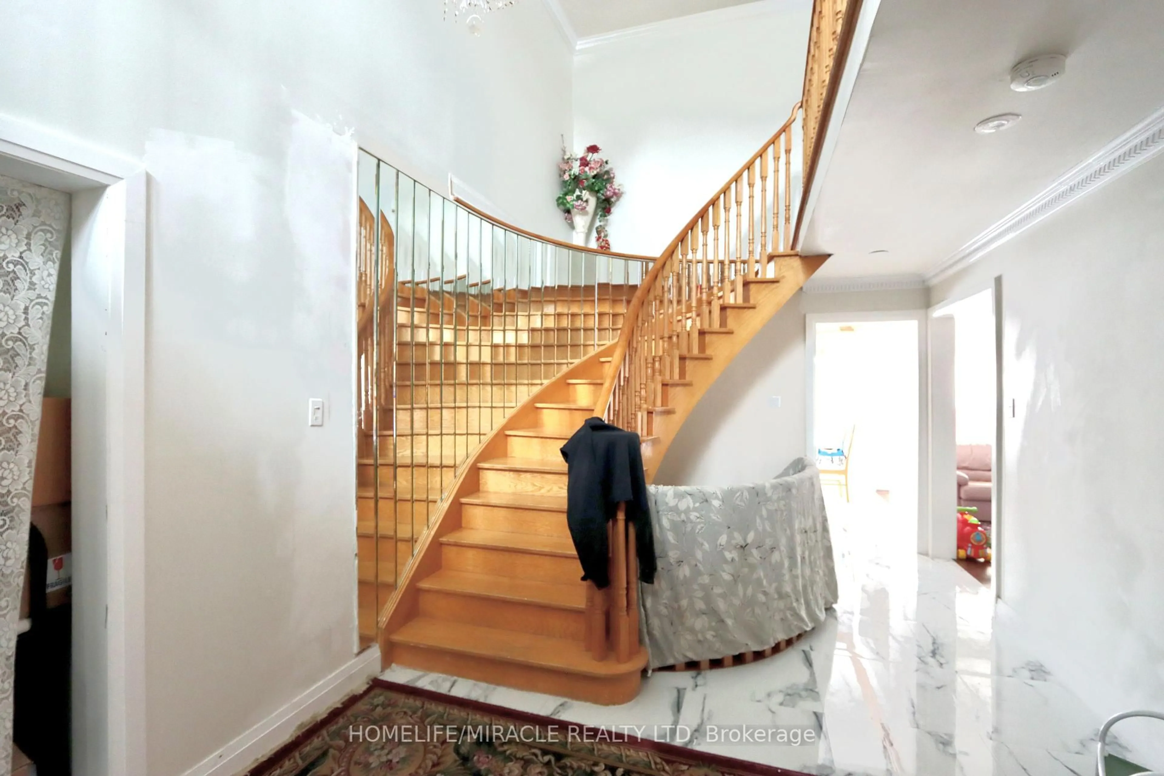 Stairs for 60 Brookfield Crt, Brampton Ontario L6Y 4K4