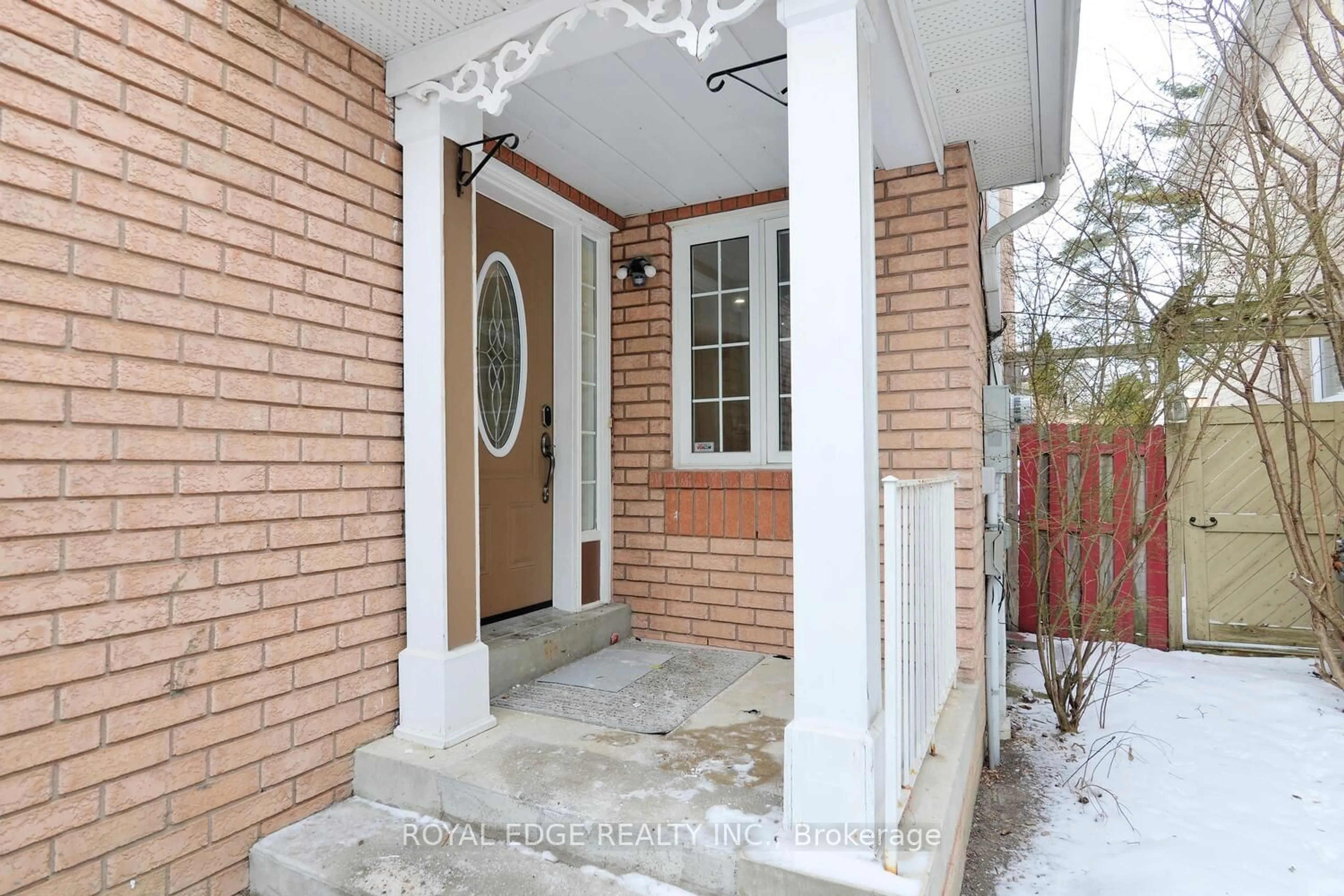 Indoor entryway for 7258 Frontier Rdge, Mississauga Ontario L5N 7P9