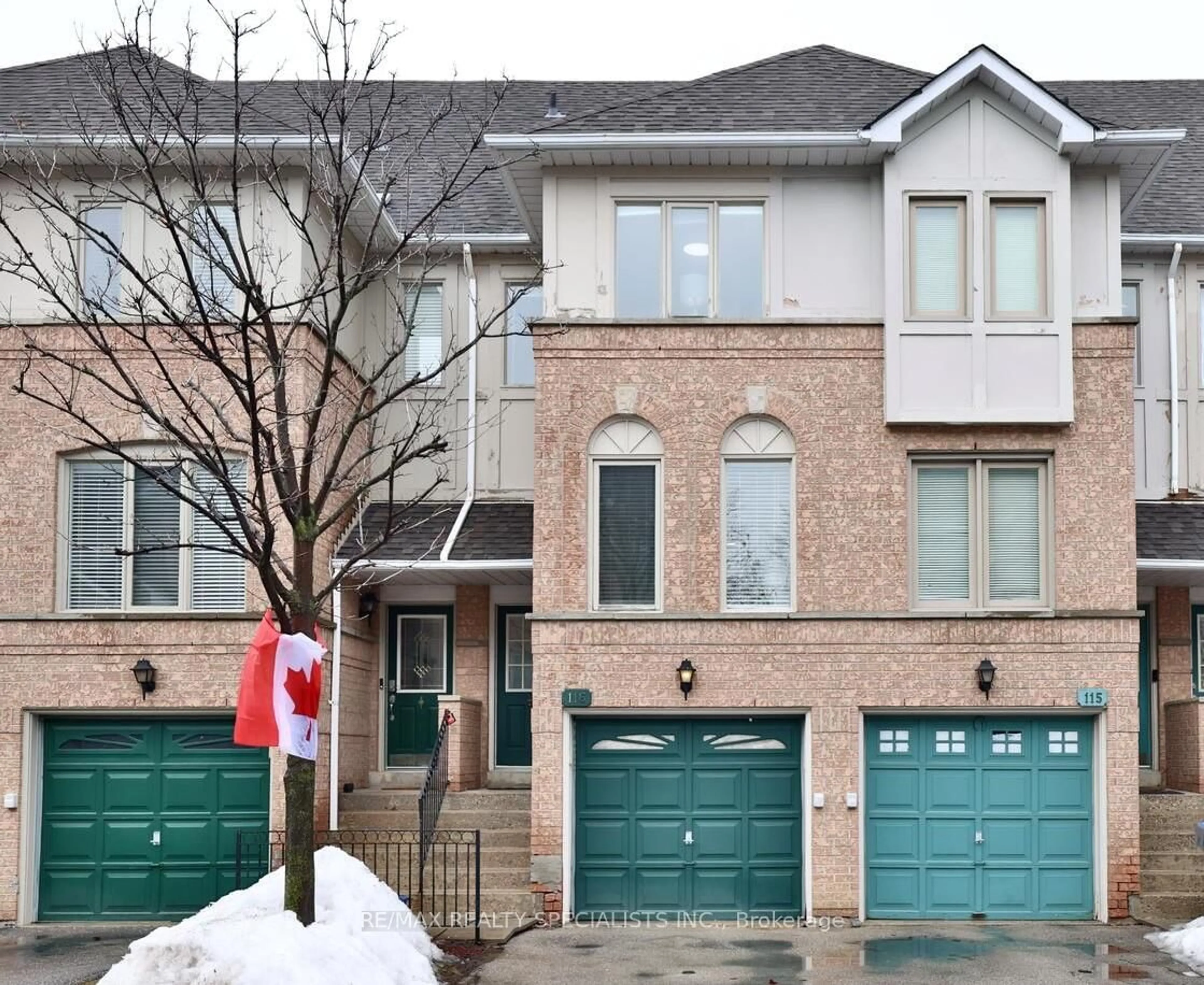 Home with brick exterior material, street for 1050 BRISTOL Rd #116, Mississauga Ontario L5V 2E8