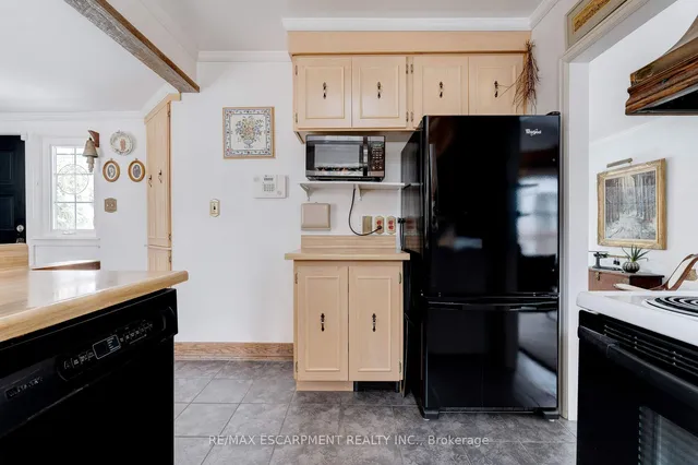 Additional property image - 847 FOREST GLEN Ave