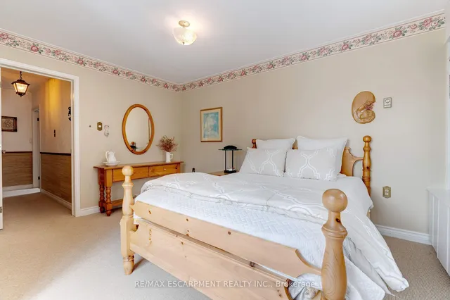 Additional property image - 847 FOREST GLEN Ave