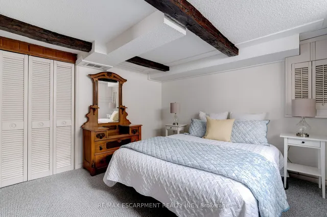 Additional property image - 847 FOREST GLEN Ave