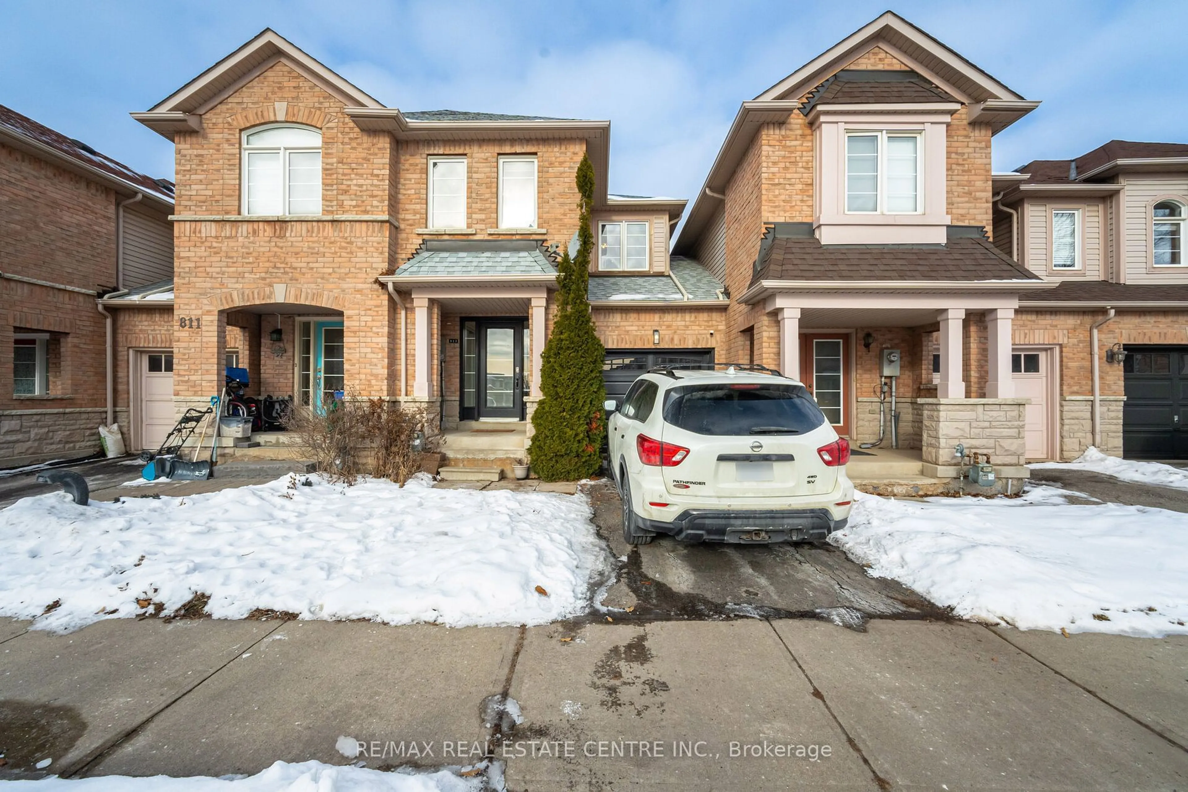 Home with brick exterior material, street for 813 Gleeson Rd, Milton Ontario L9T 0C3