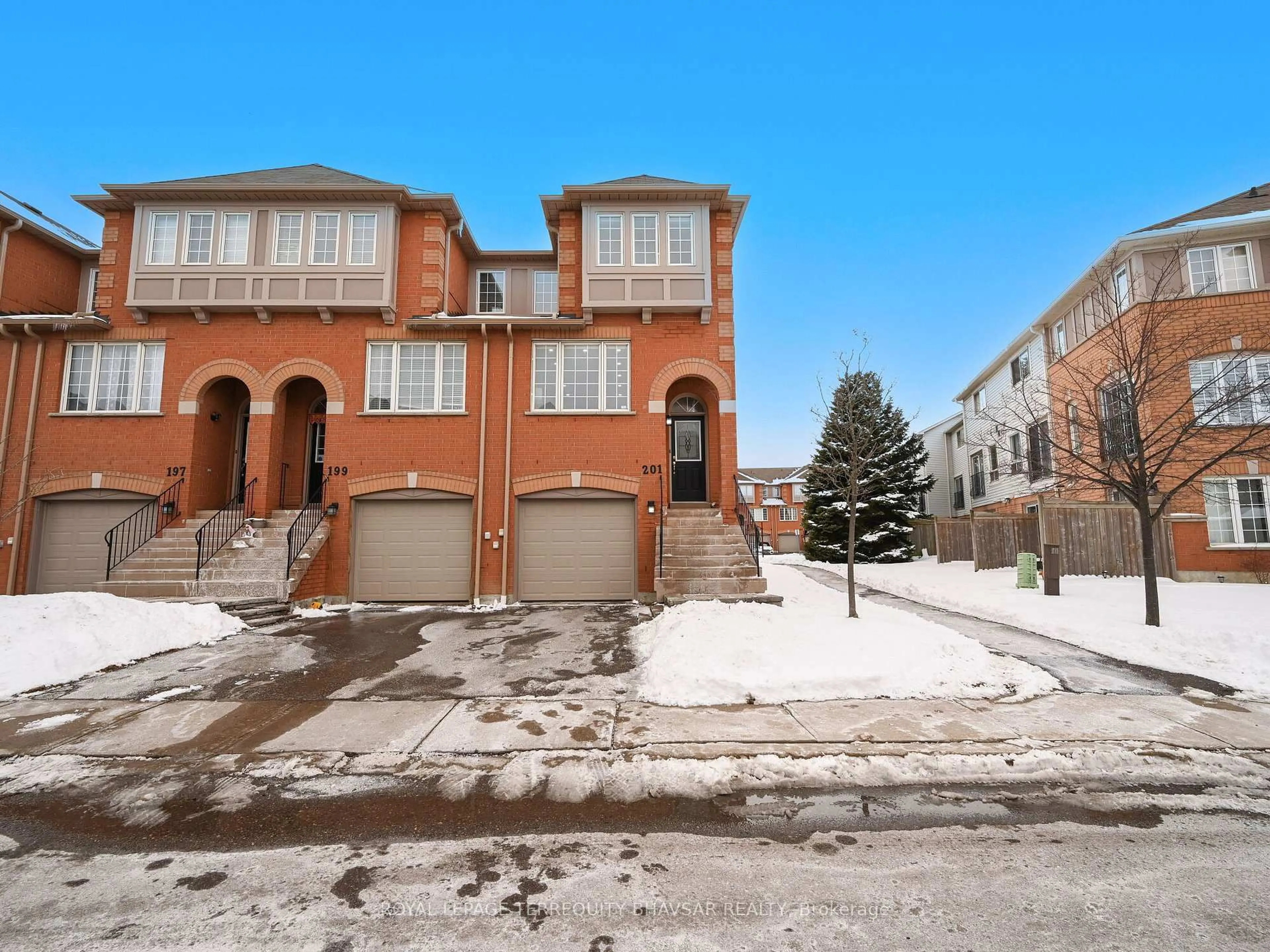 Unknown for 5030 Heatherleigh Ave #201, Mississauga Ontario L5V 2G7