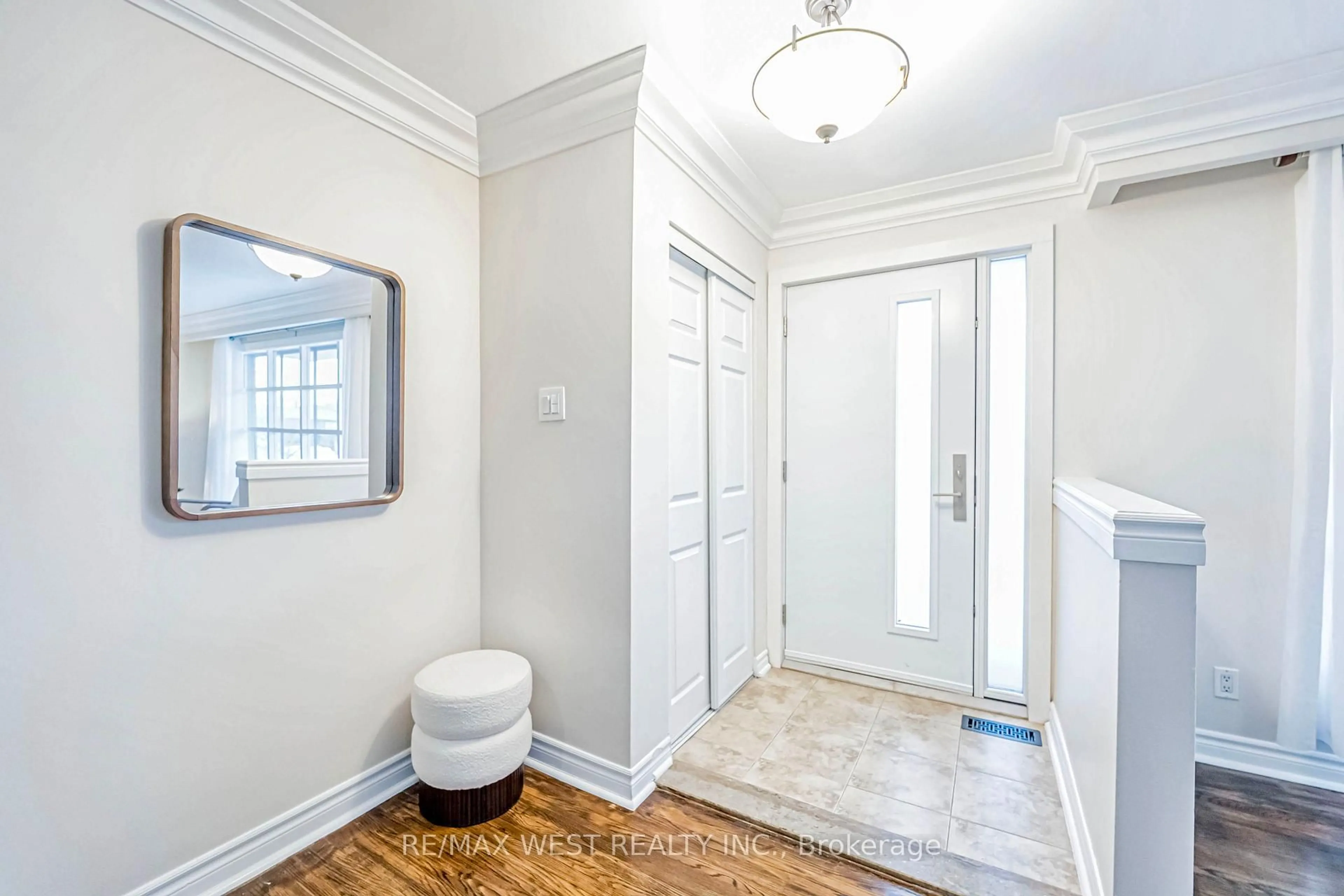 Indoor entryway for 61 Riverton Dr, Toronto Ontario M9L 2N8