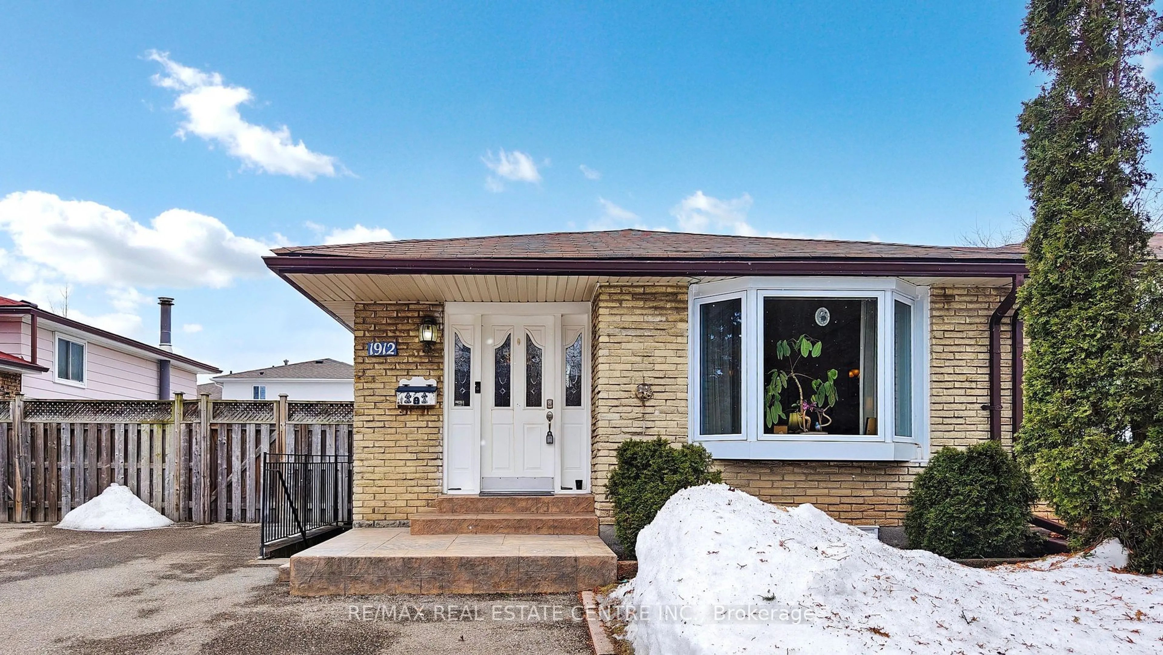 Home with brick exterior material, street for 1912 Bonnymede Dr, Mississauga Ontario L5J 1E1