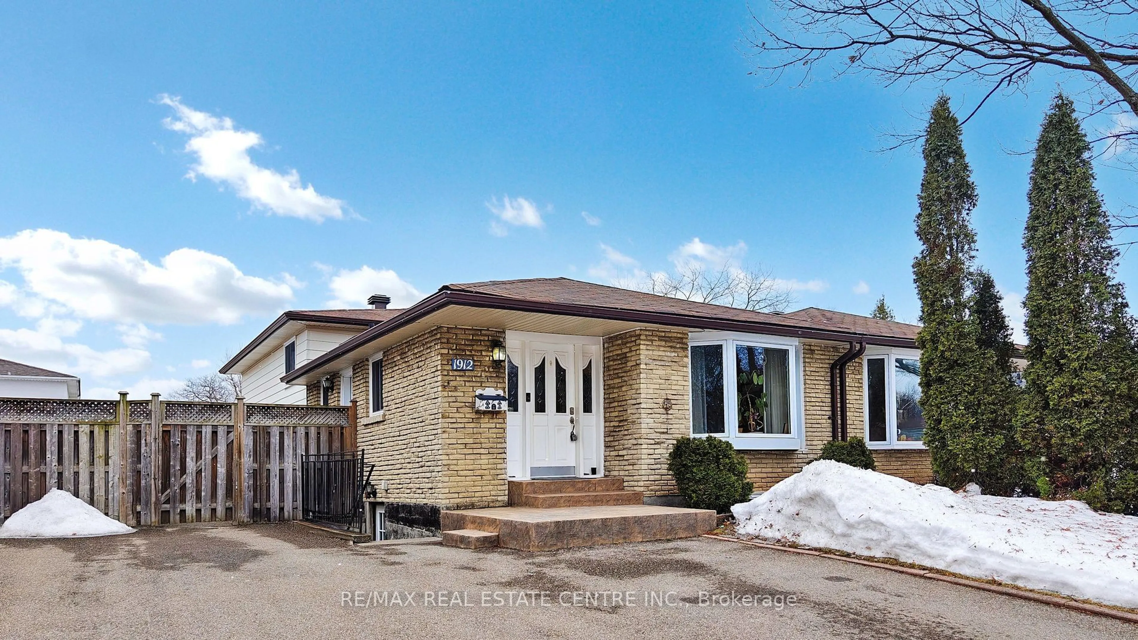 Home with brick exterior material, street for 1912 Bonnymede Dr, Mississauga Ontario L5J 1E1