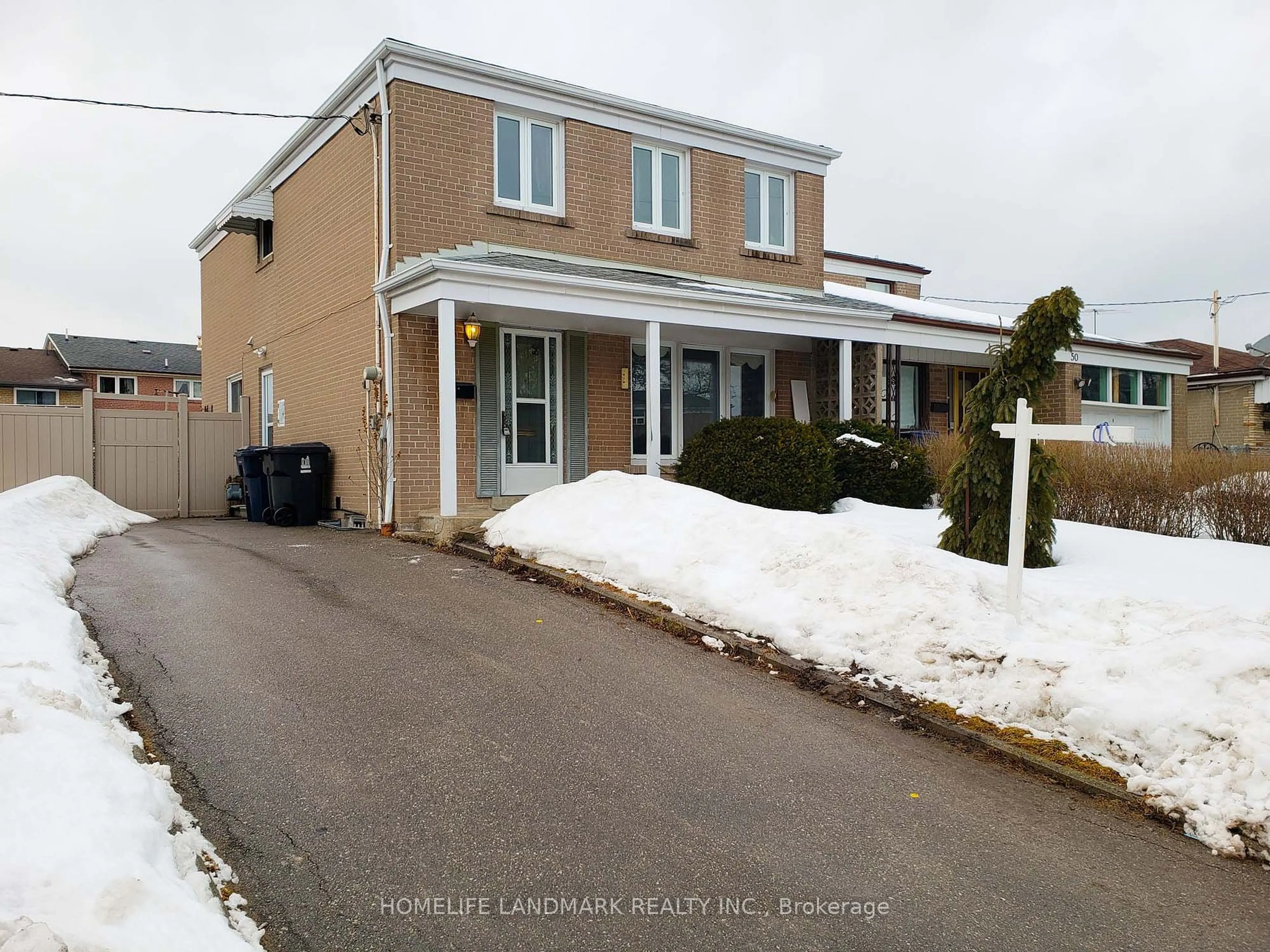 A pic from outside/outdoor area/front of a property/back of a property/a pic from drone, street for 52 Yellowstone St, Toronto Ontario M3N 1M4