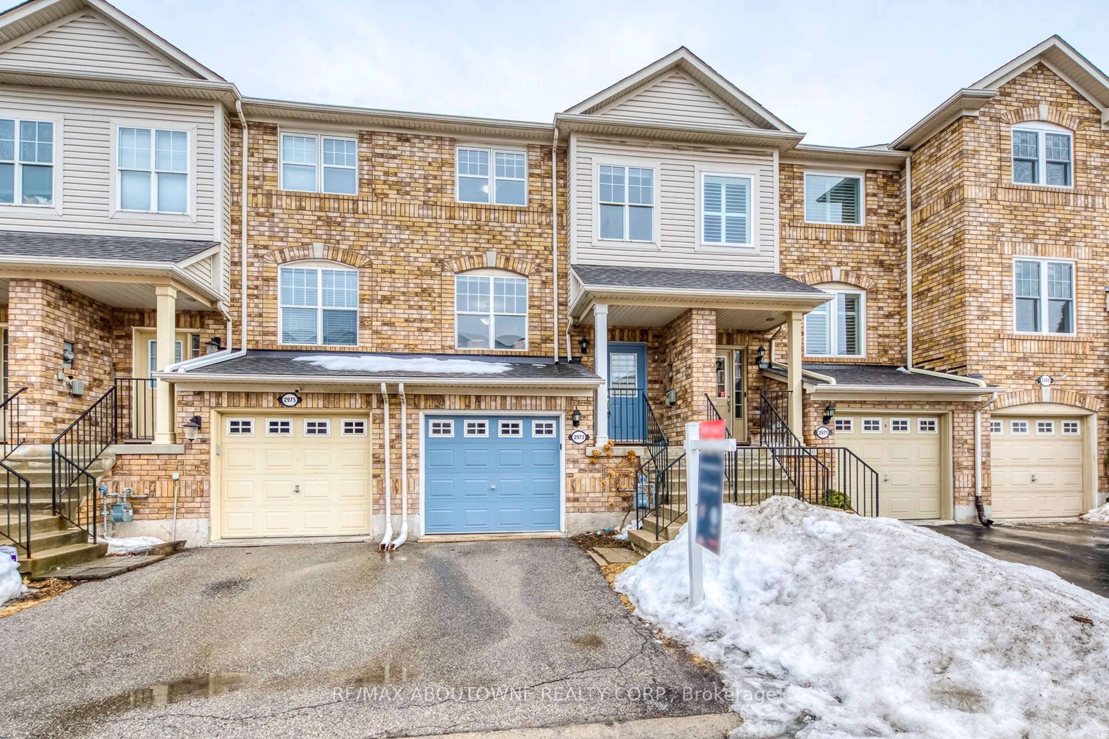 Home with brick exterior material, street for 2973 Garnethill Way, Oakville Ontario L6M 5E9