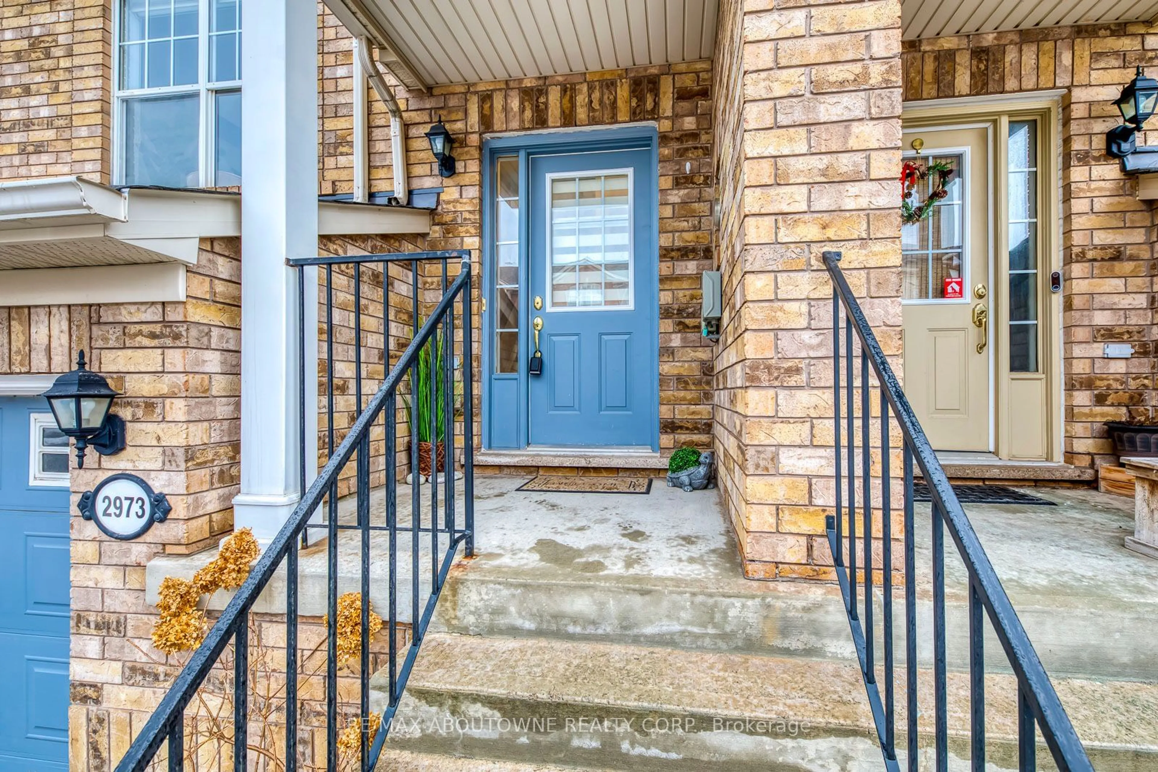 Indoor entryway for 2973 Garnethill Way, Oakville Ontario L6M 5E9