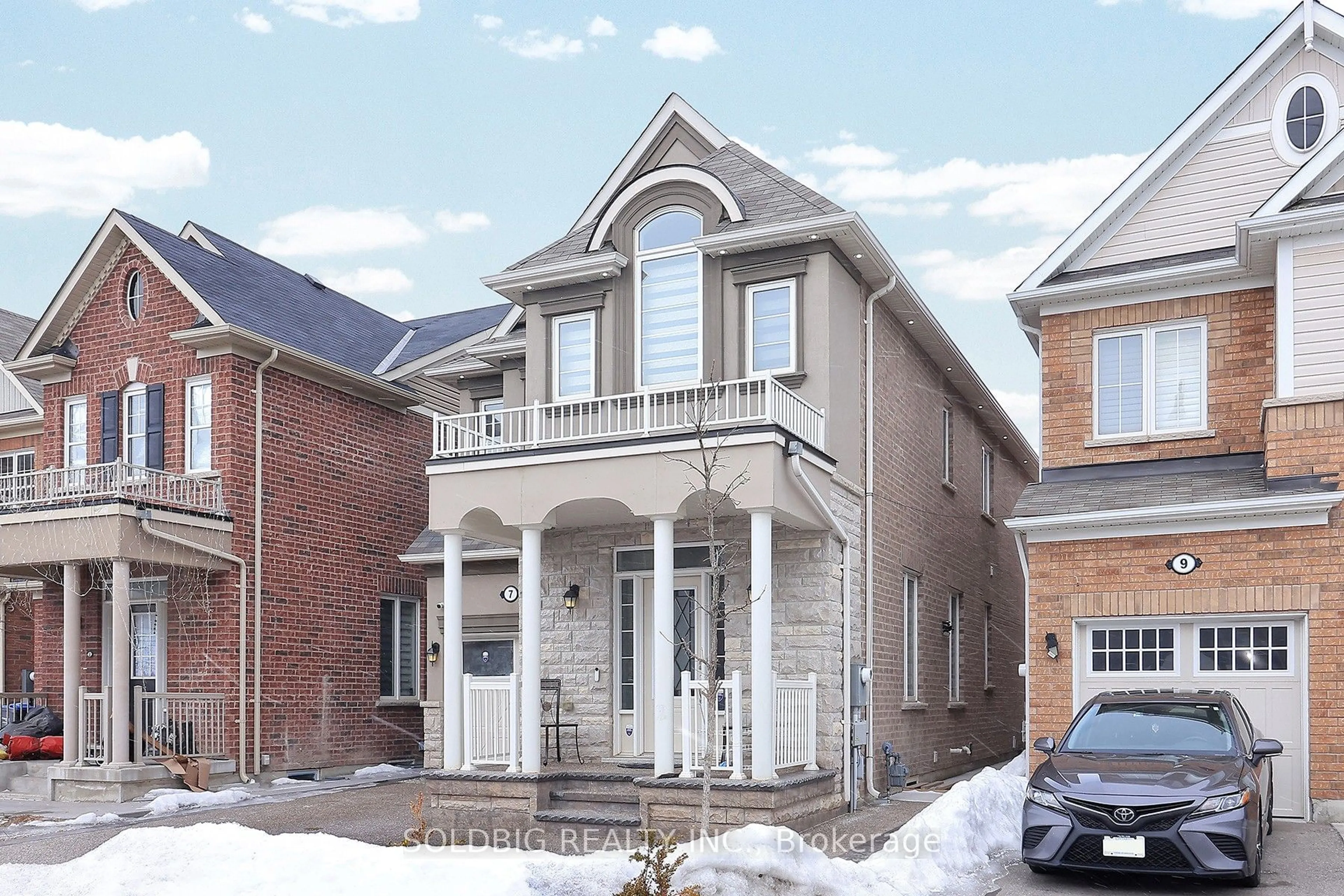 Home with brick exterior material, street for 7 CALLANDAR Rd, Brampton Ontario L7A 4V1