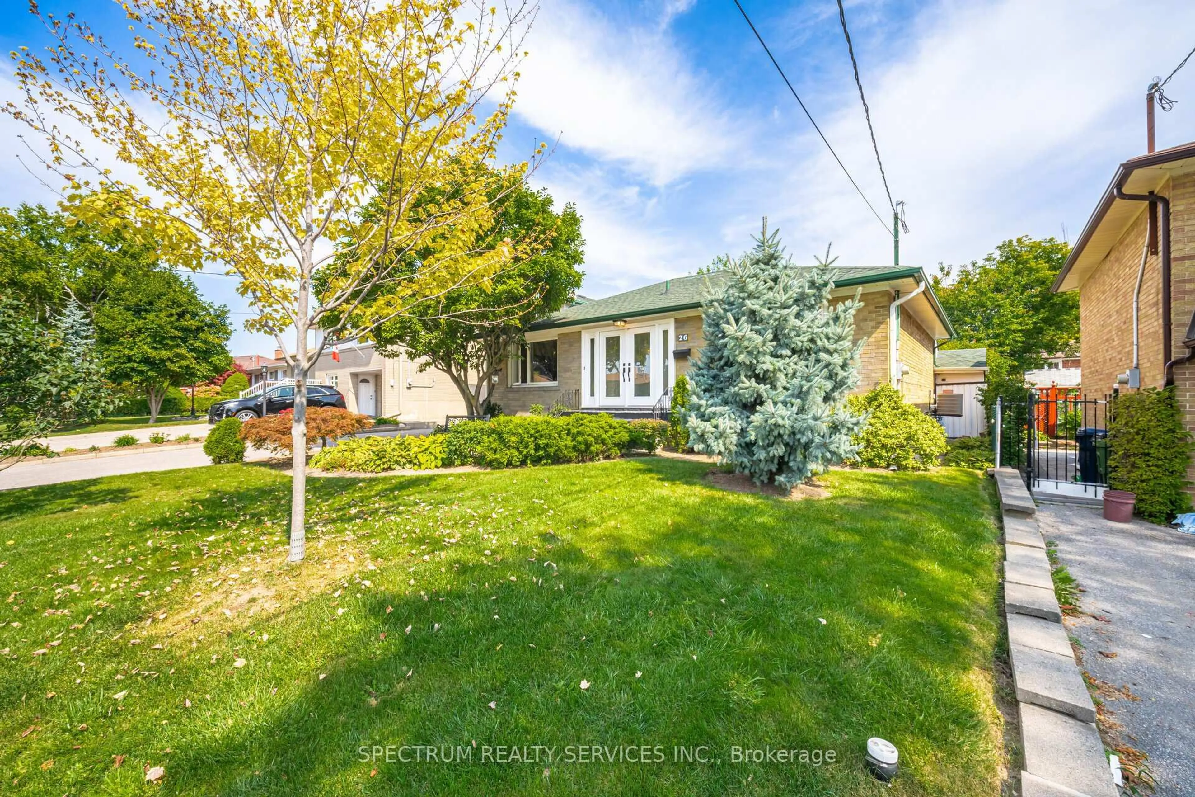 A pic from outside/outdoor area/front of a property/back of a property/a pic from drone, street for 26 Jubilee Cres, Toronto Ontario M9M 1L3