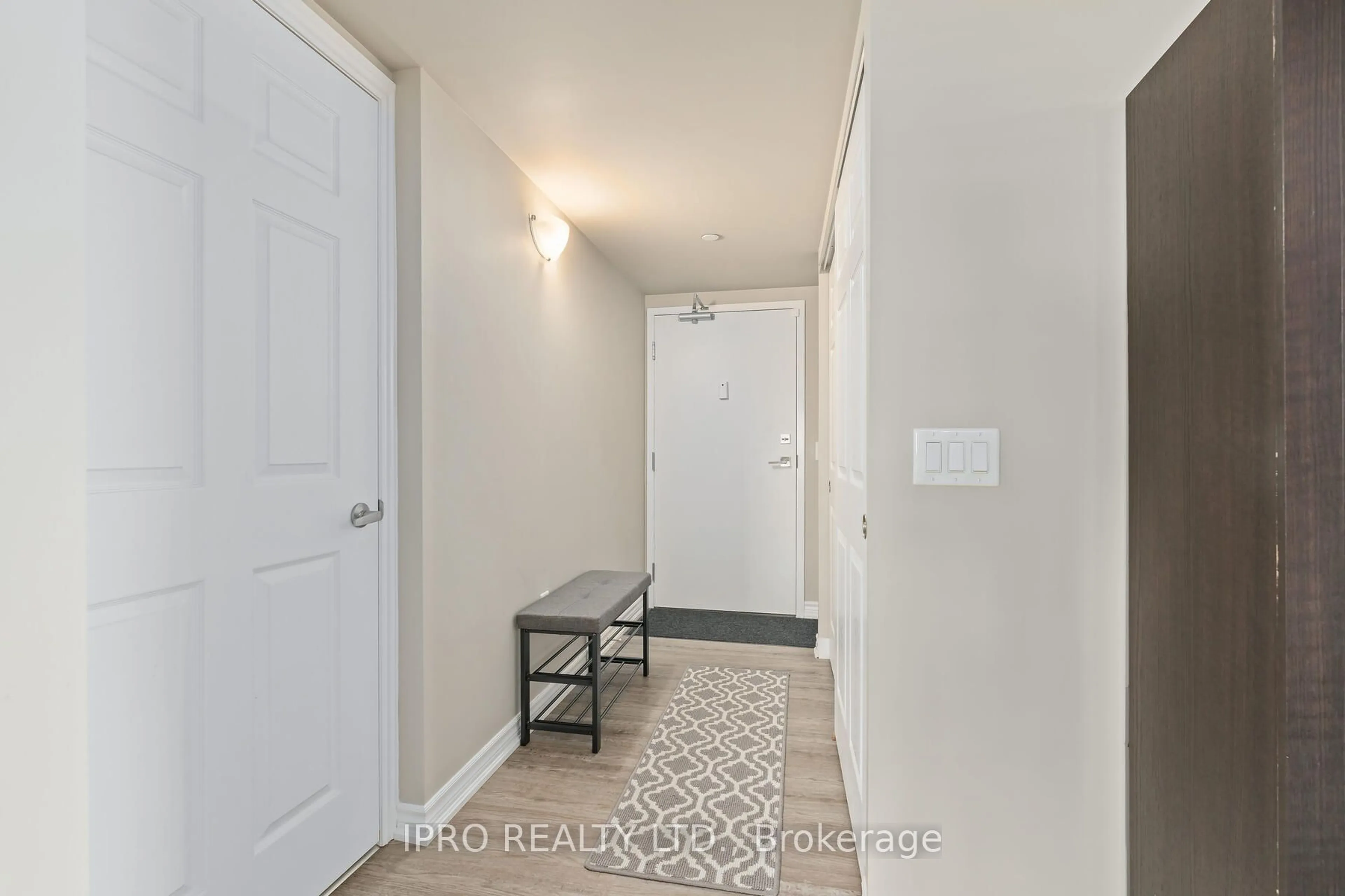 Indoor entryway for 716 Main St #207, Milton Ontario L9T 9L9