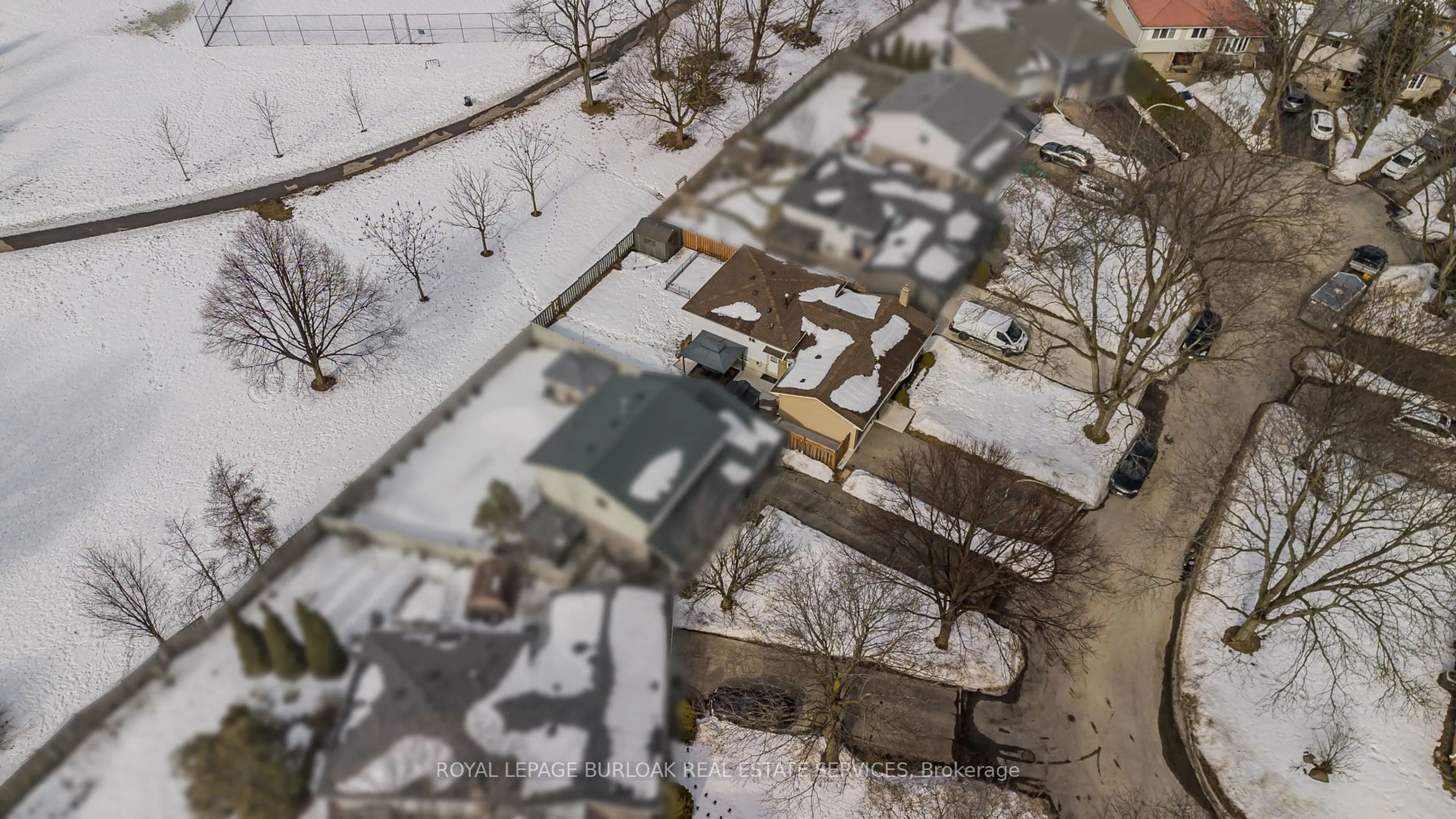 A pic from outside/outdoor area/front of a property/back of a property/a pic from drone, street for 1358 Sycamore Dr, Burlington Ontario L7M 1H2