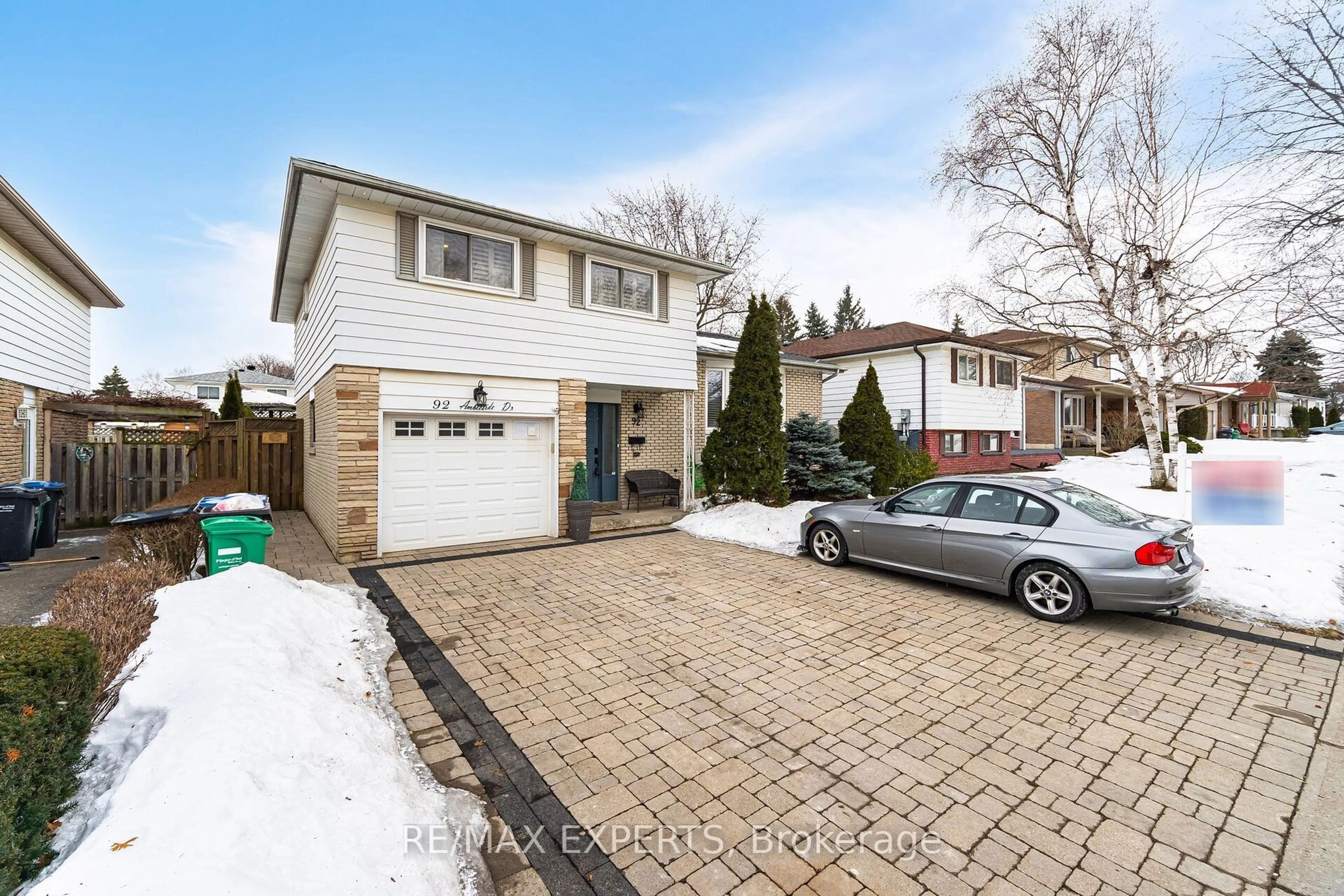 Home with brick exterior material, street for 92 Ambleside Dr, Brampton Ontario L6Y 1B9