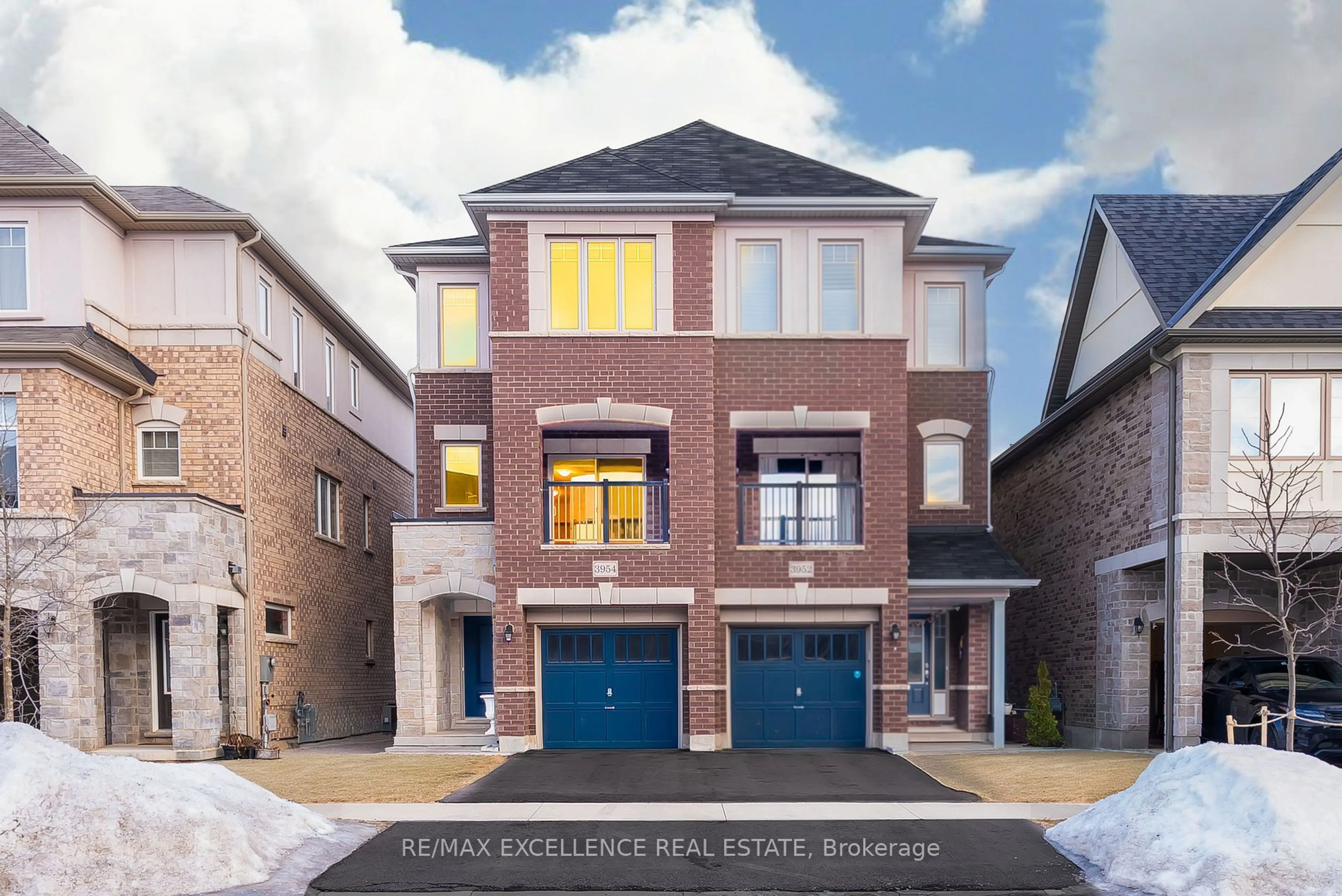 Home with brick exterior material, street for 3954 THOMAS ALTON Blvd, Burlington Ontario L7M 2A4