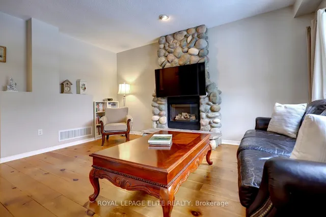 Additional property image - 2342 Woodridge Way