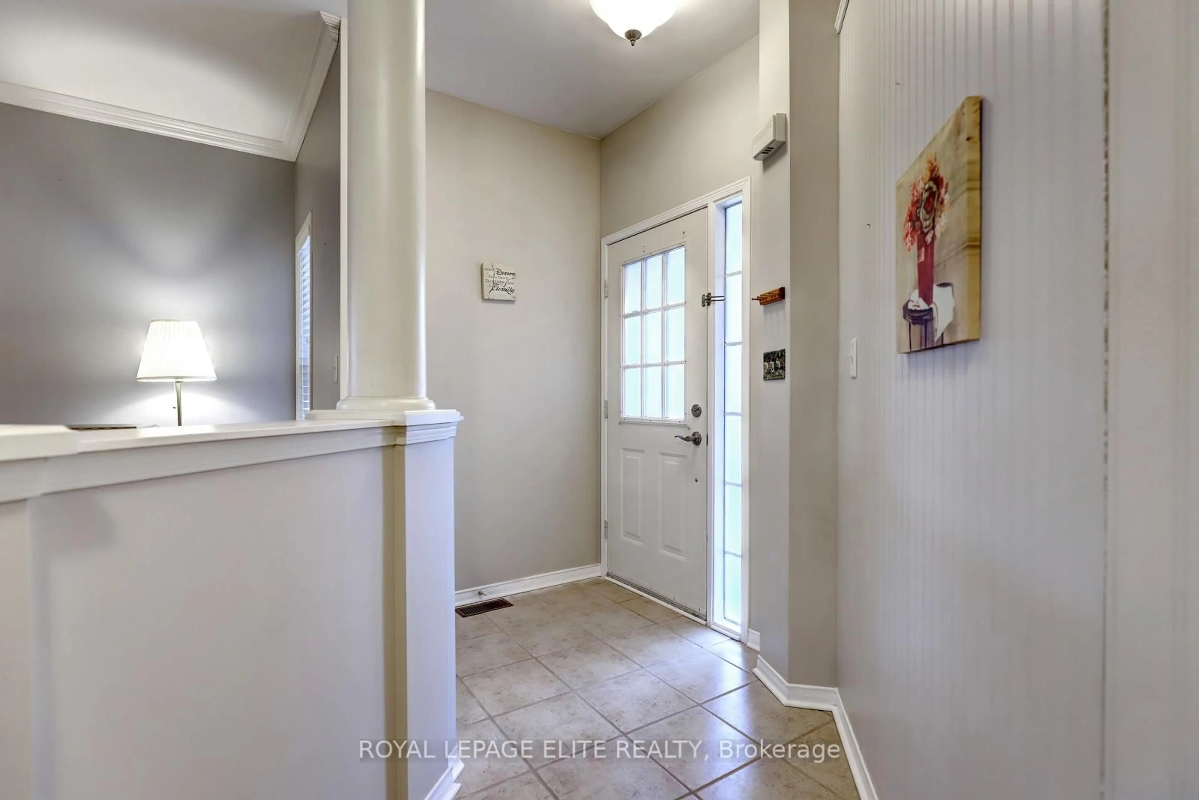 Indoor entryway for 2342 Woodridge Way, Oakville Ontario L6H 6S3