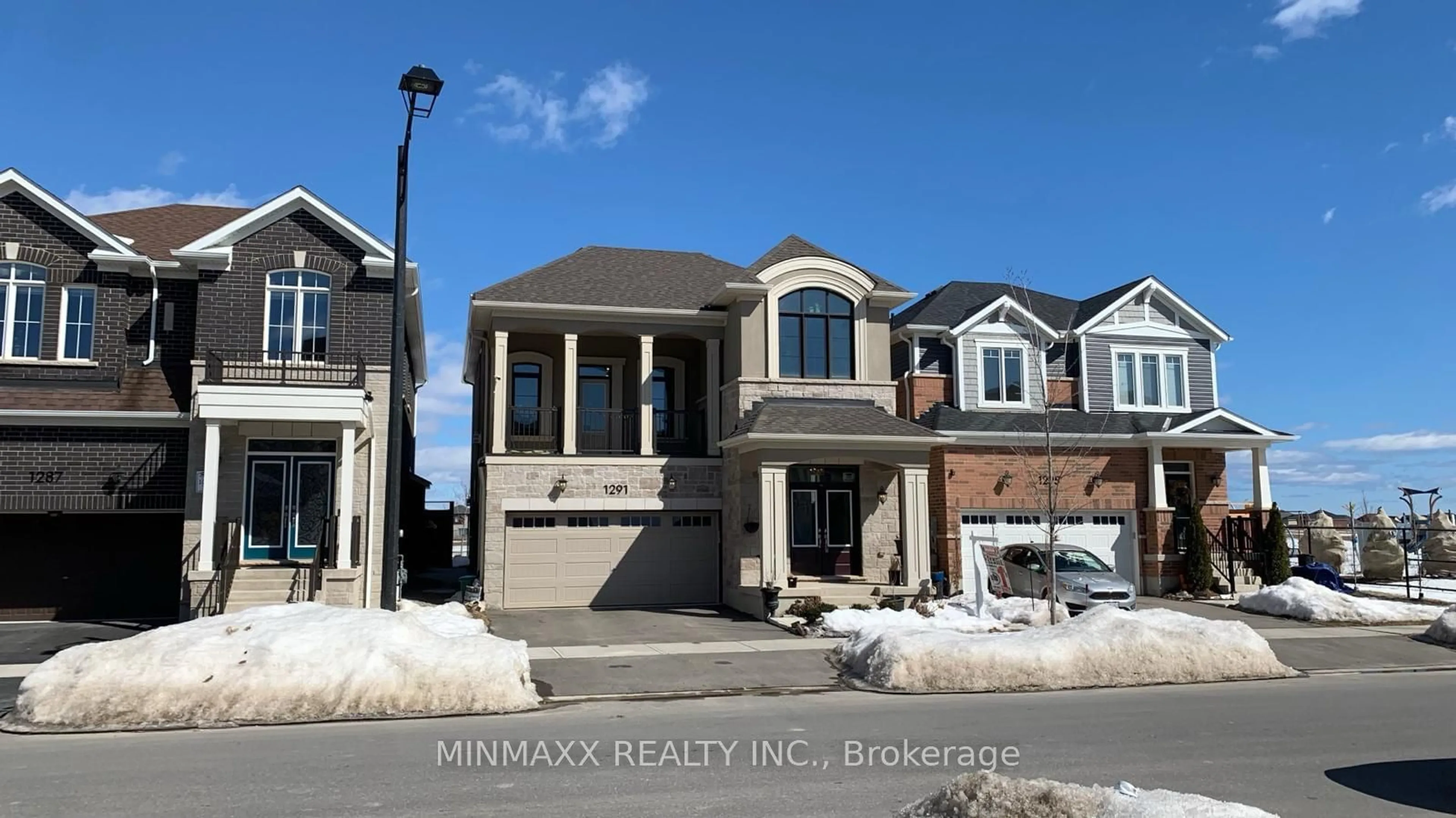 Home with brick exterior material, unknown for 1291 Kovachik Blvd, Milton Ontario L9E 1W7