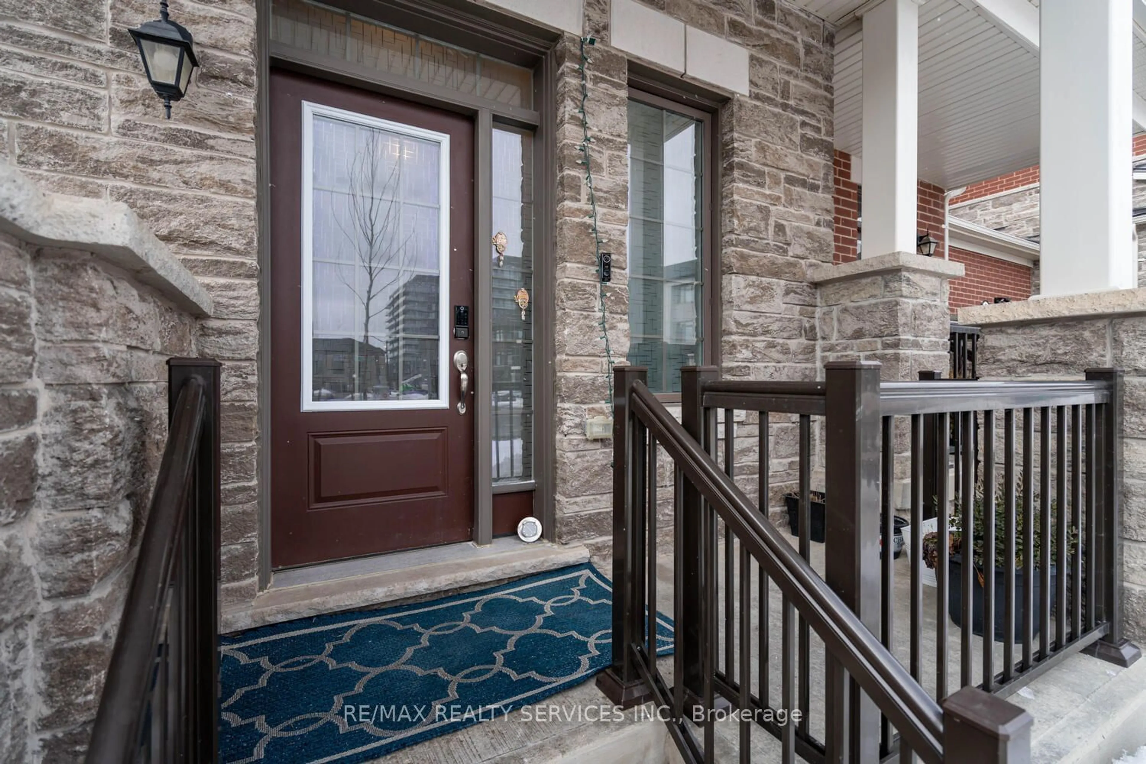 Indoor entryway for 12 Keppel Circ, Brampton Ontario L7A 5K4