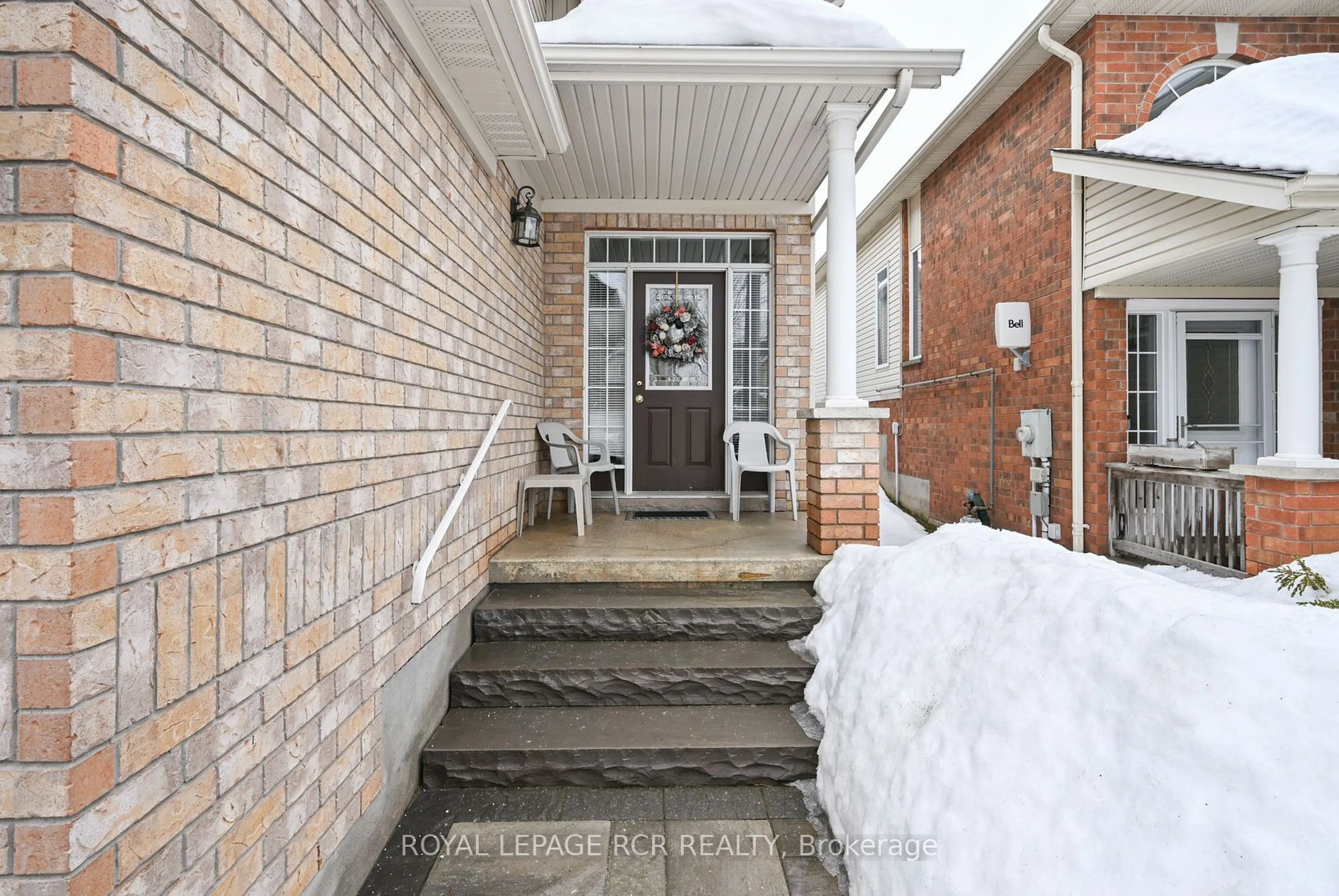 Indoor entryway for 26 Benjamin Cres, Orangeville Ontario L9W 5J2